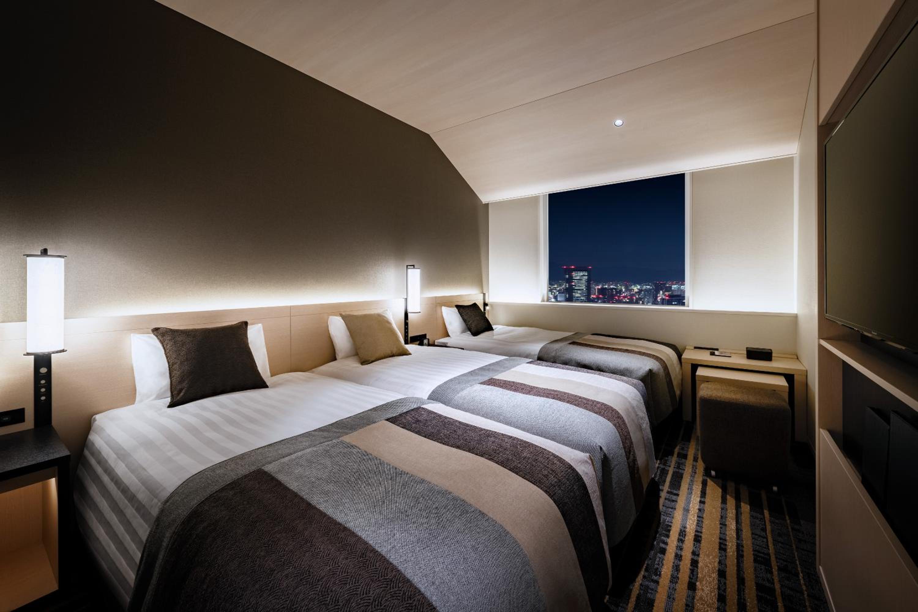 Standard Triple Room (30th Floor and above) - Non-Smoking
