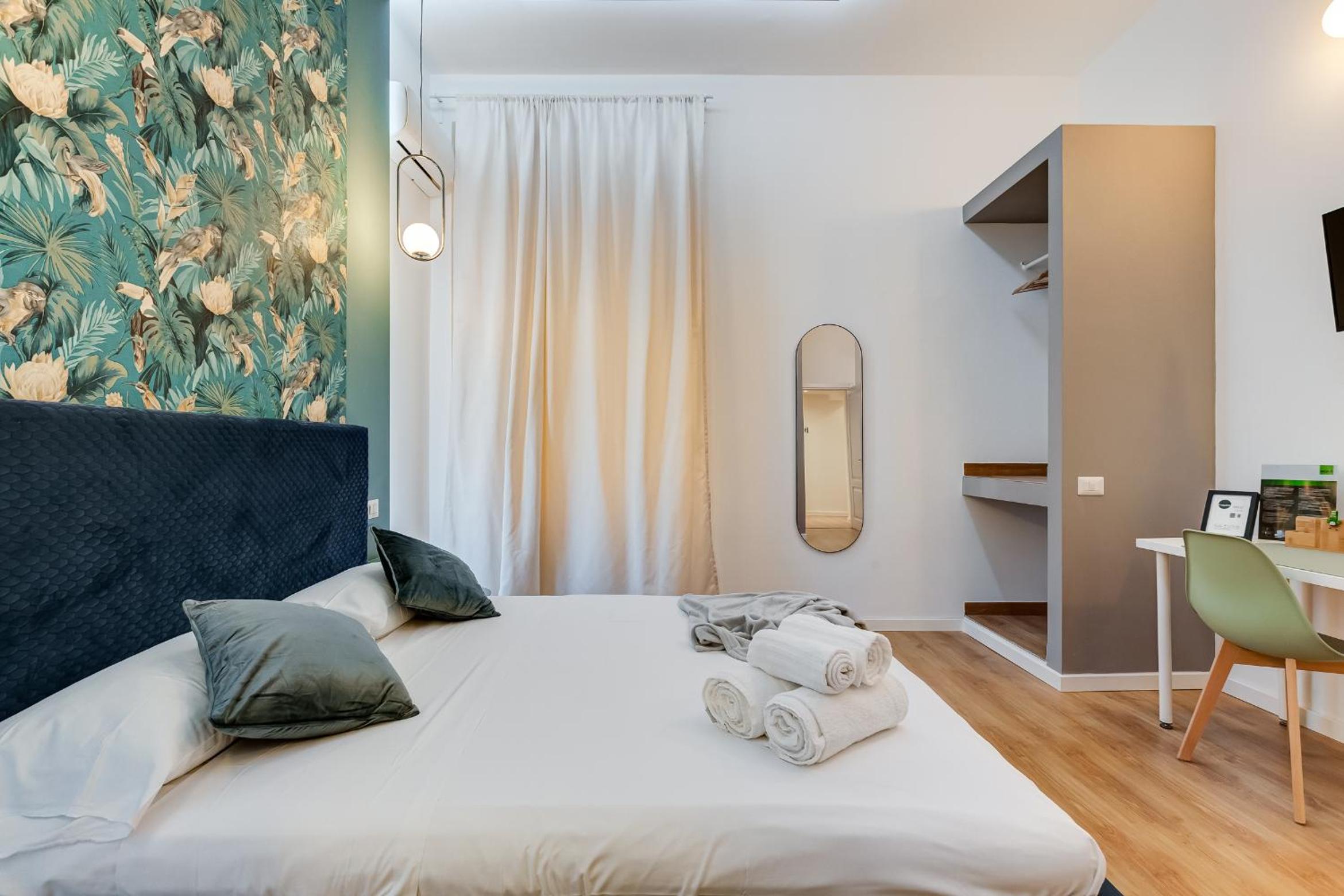 Deluxe King Room photo 3