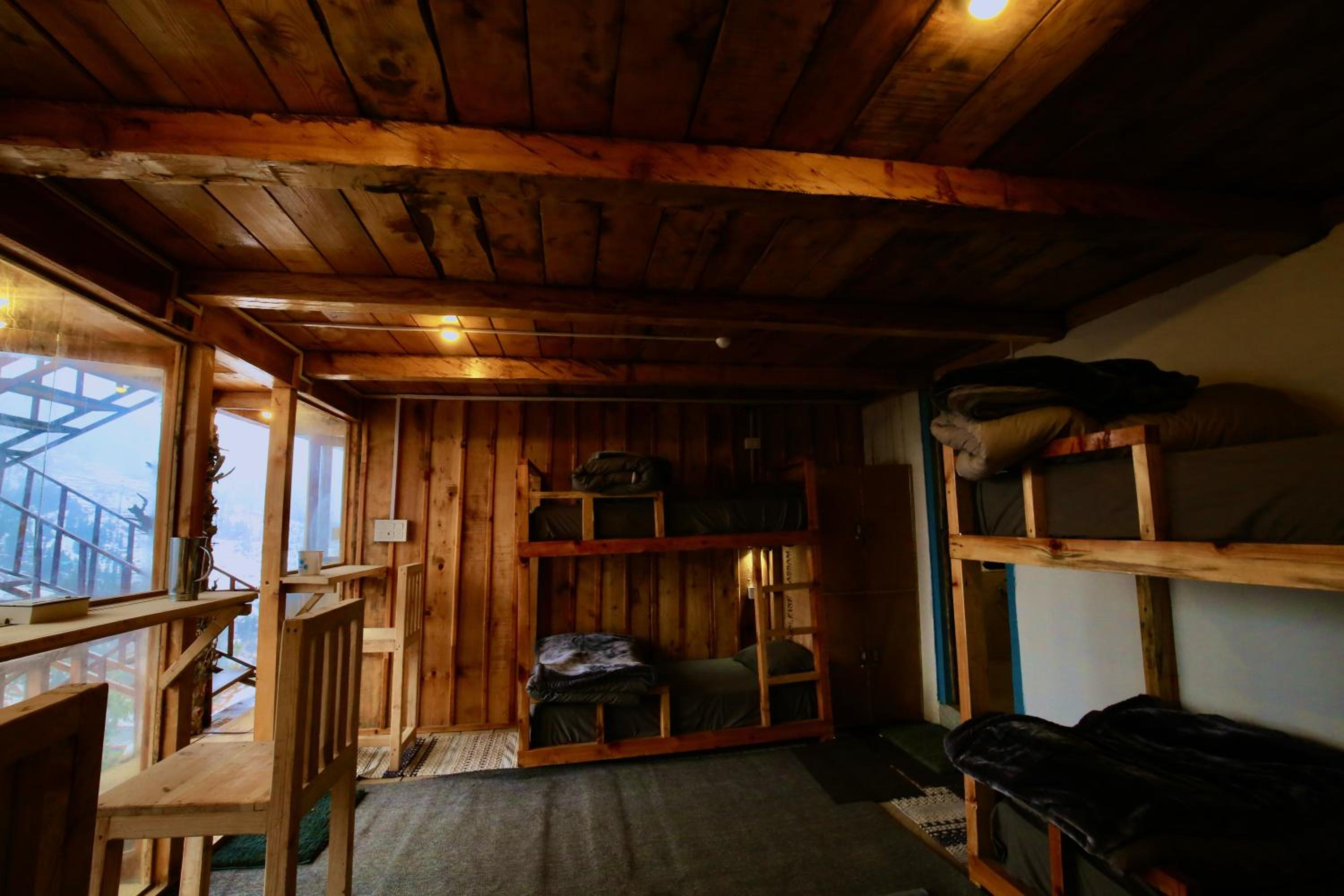 Bed in 6-Bed Mixed Dormitory Room photo 3
