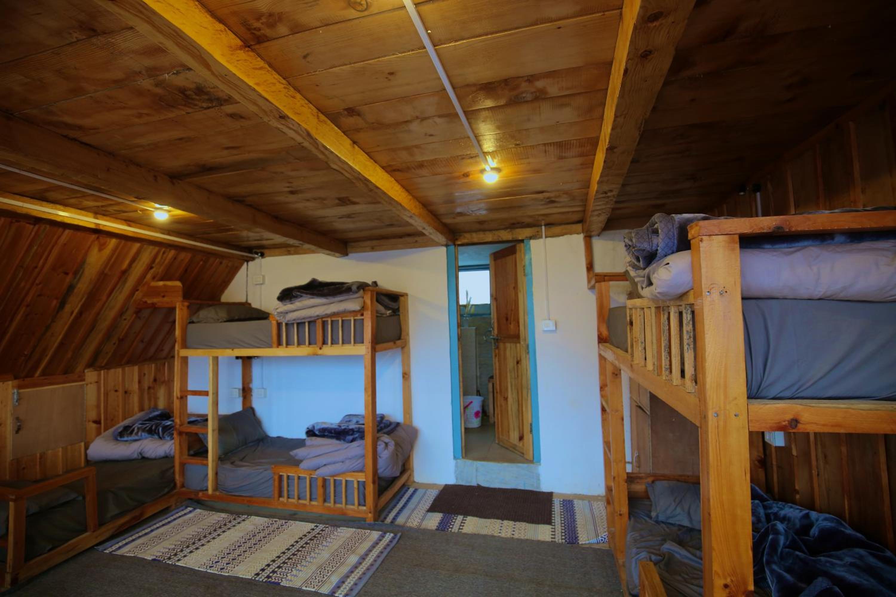 Bed in 6-Bed Mixed Dormitory Room photo 2