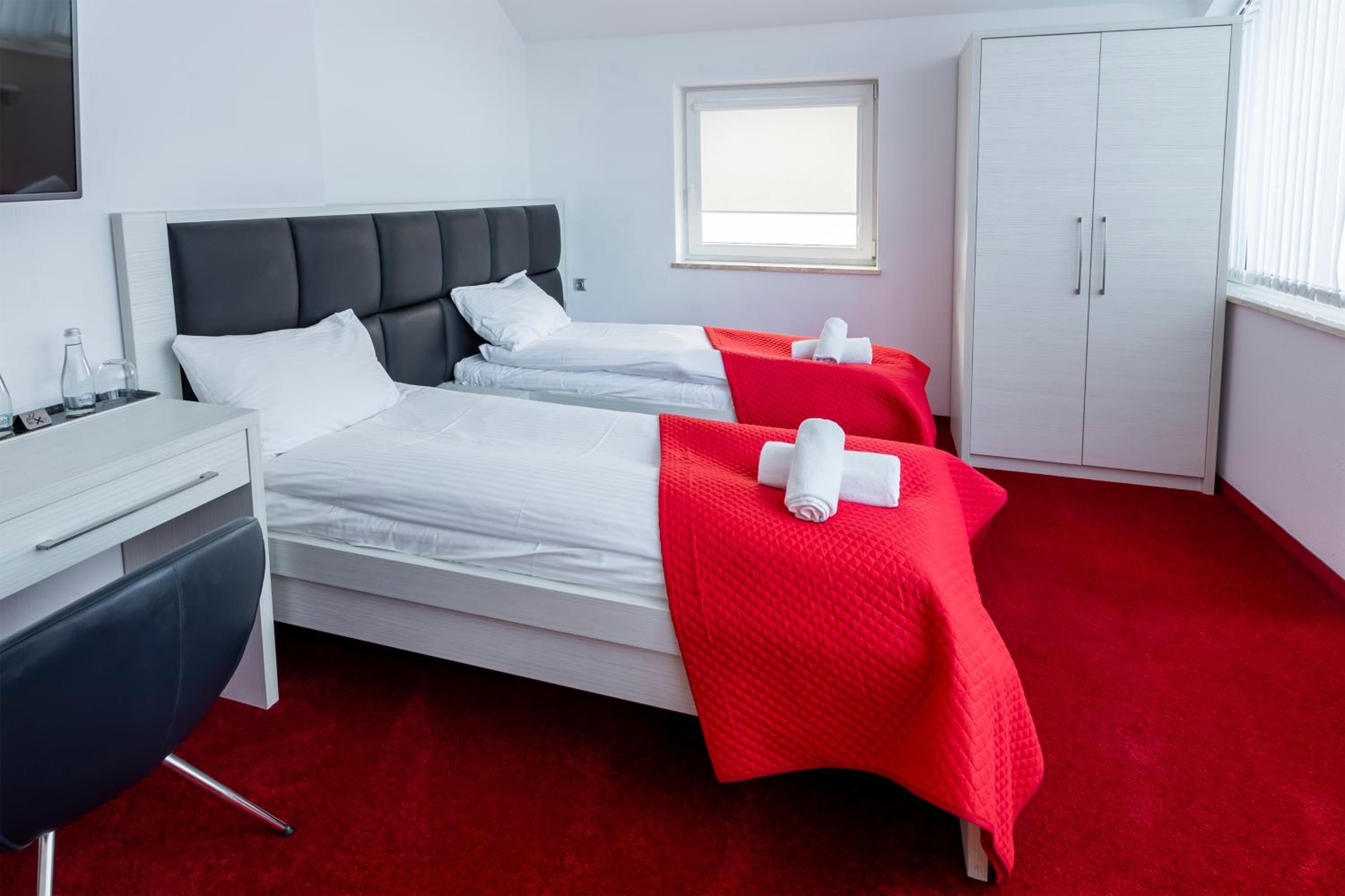 Large Double Room photo 1