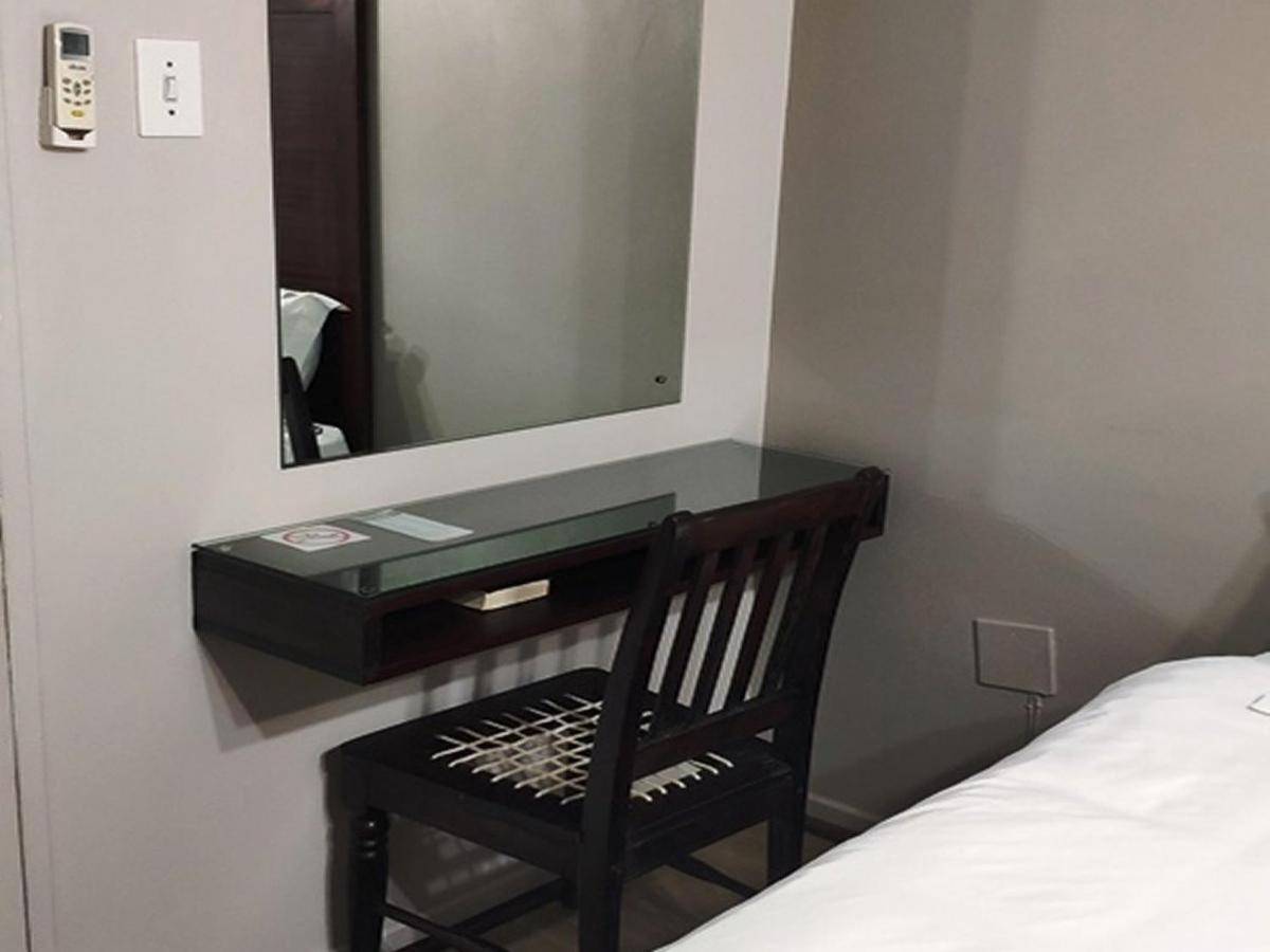 Standard Twin Room - Photo 2