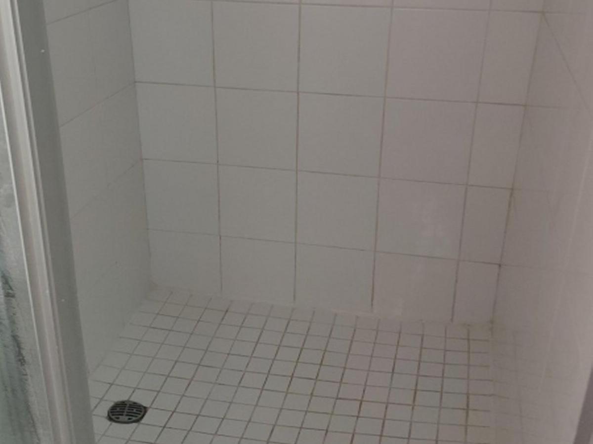 Standard Twin Room - Photo 4