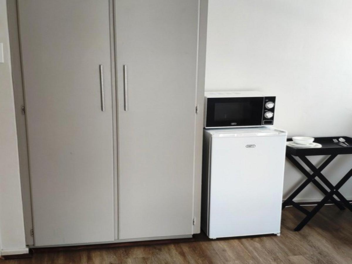 Economy Double Room - Photo 9