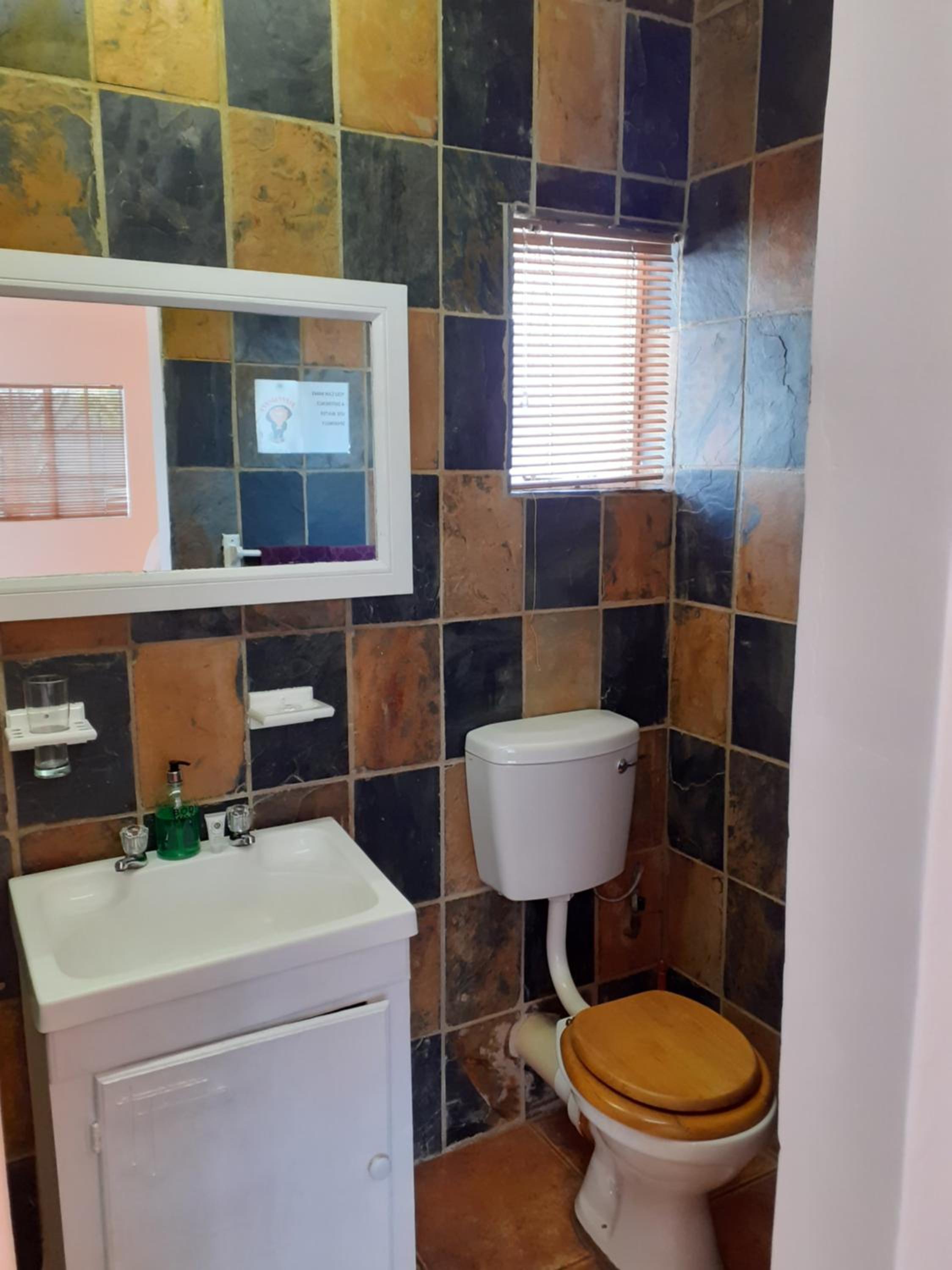 Basic Double Room photo 3