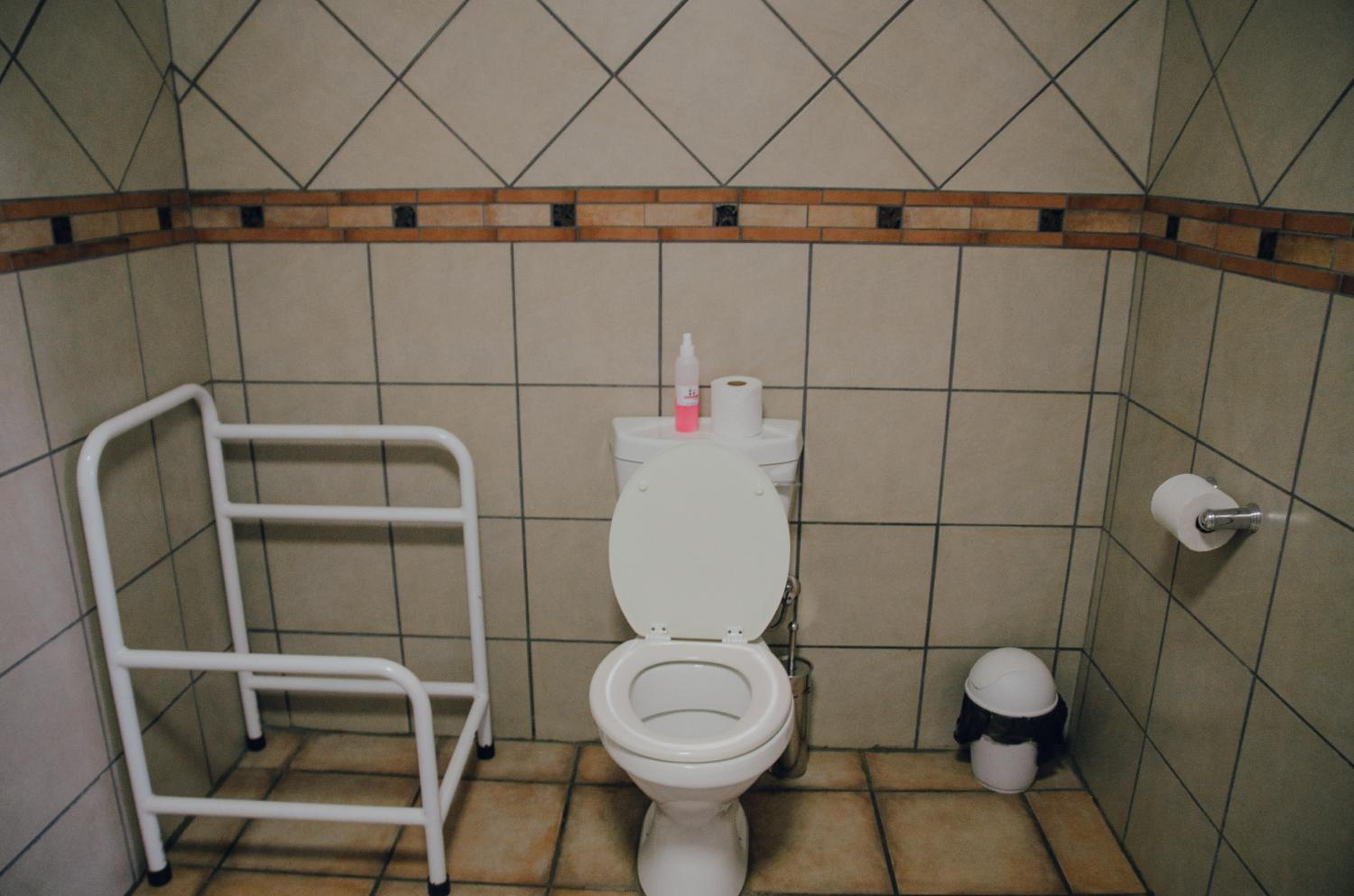 Double Room - Disability Access photo 3