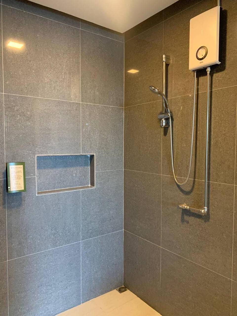 Deluxe Double or Twin Room with Pool Access - Photo 36