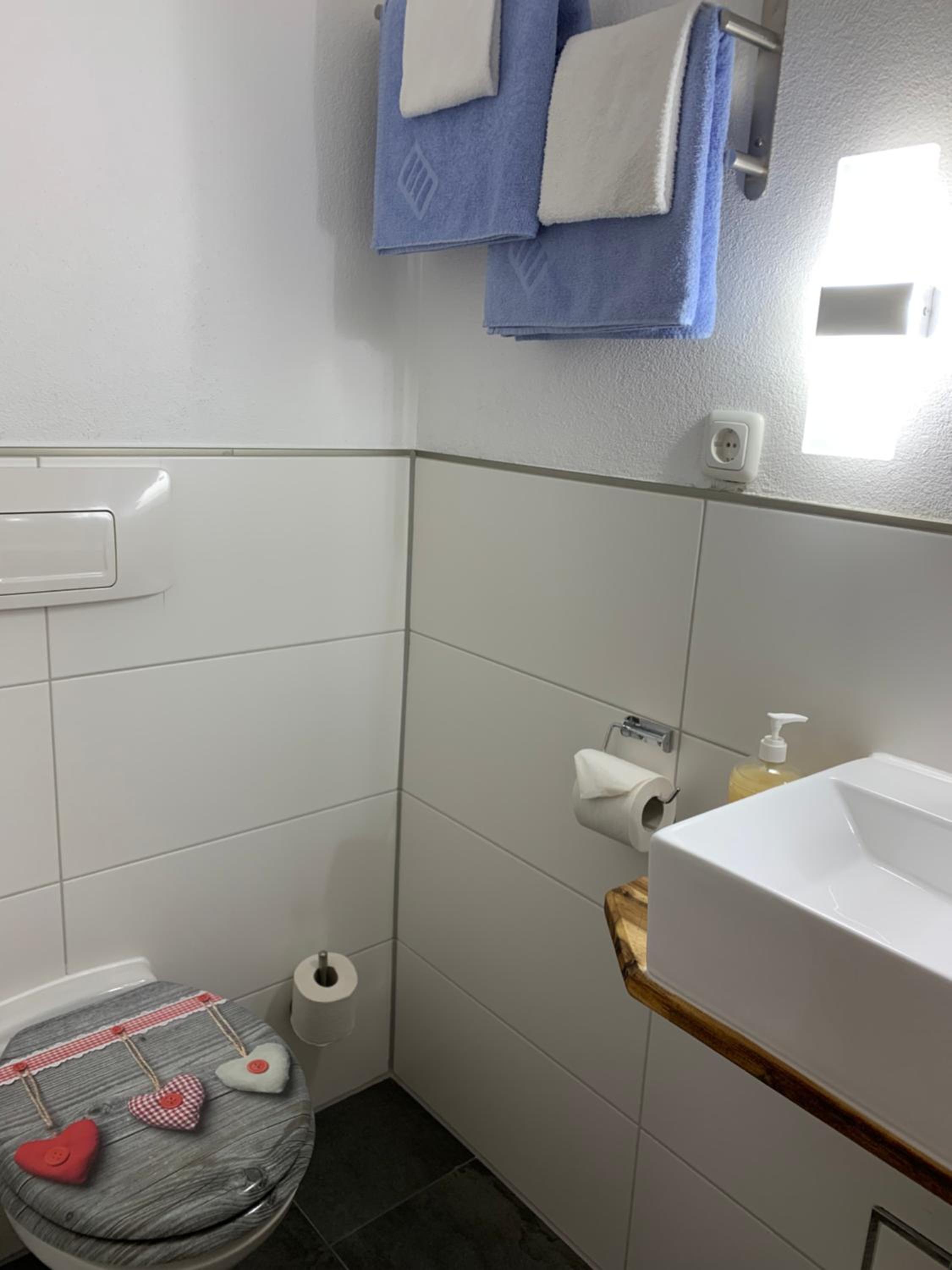 Budget Double Room - Photo 3