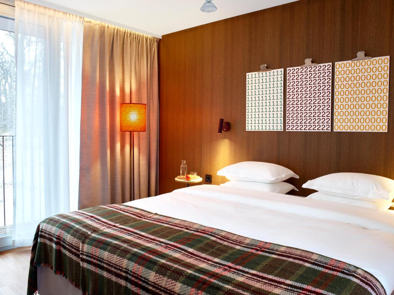 Standard King Room - Photo 3