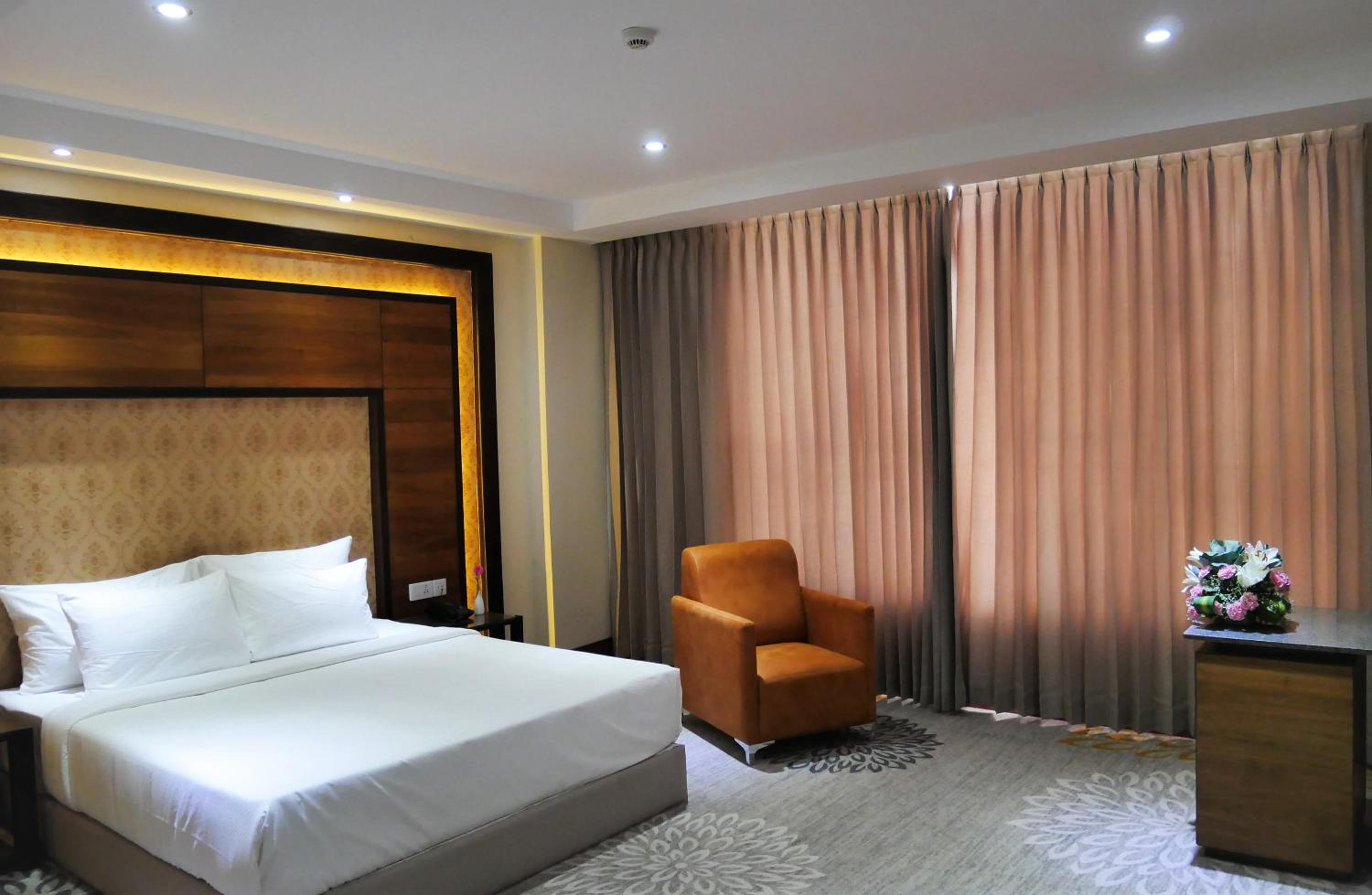 Executive King Room - Photo 3