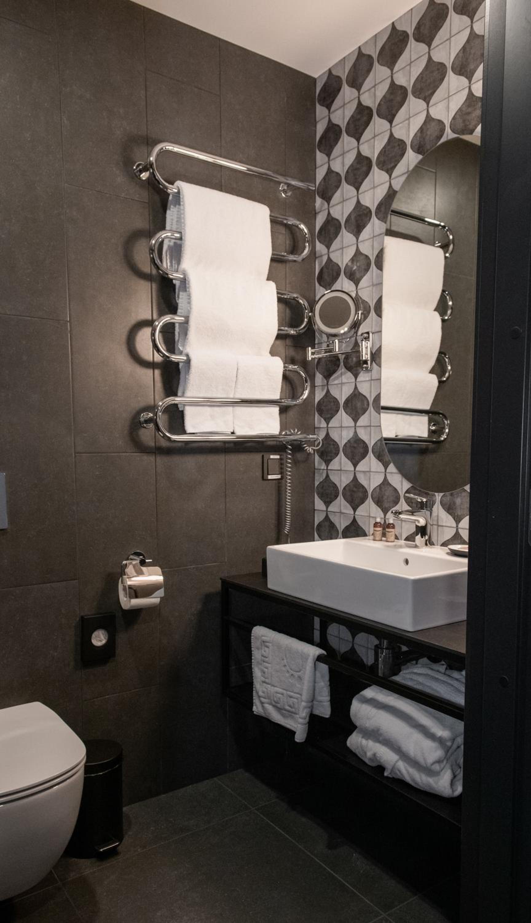 Deluxe Twin Room - Photo 6
