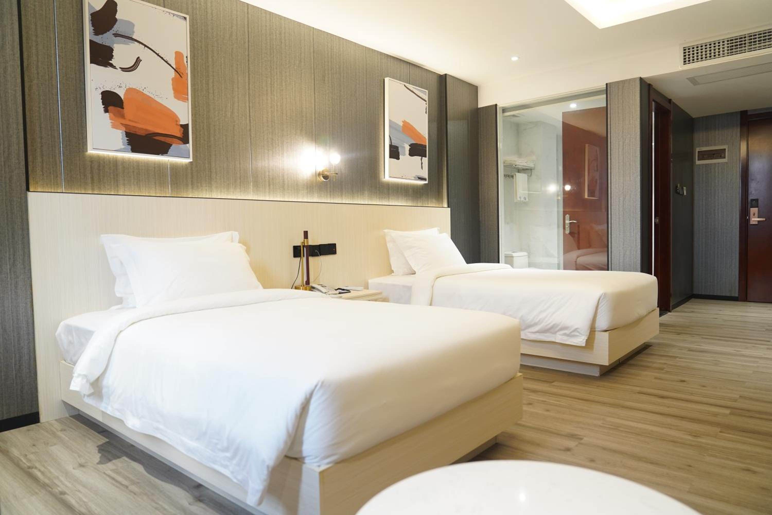 Deluxe Twin Room - Photo 8