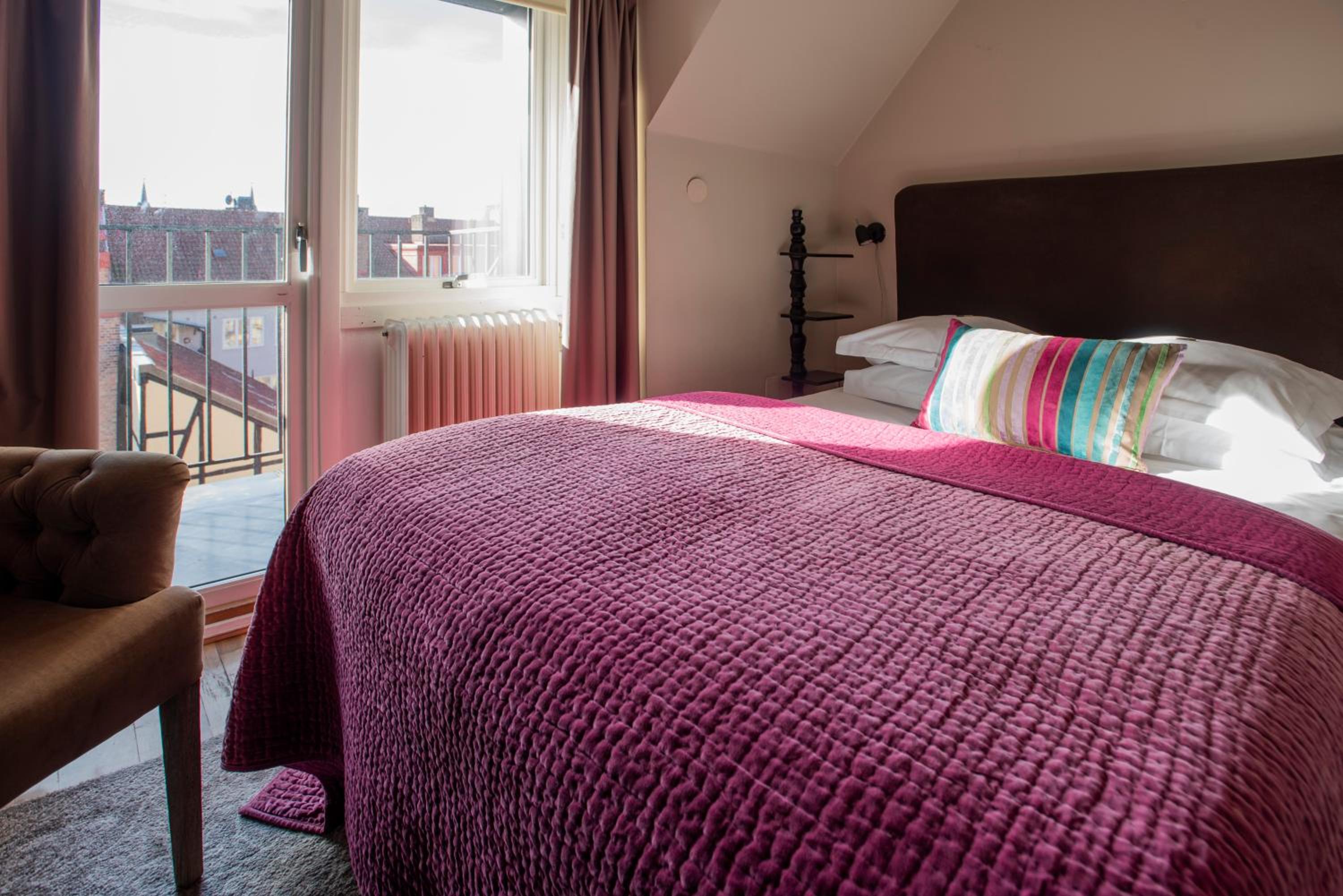 Small Double Room - Photo 3
