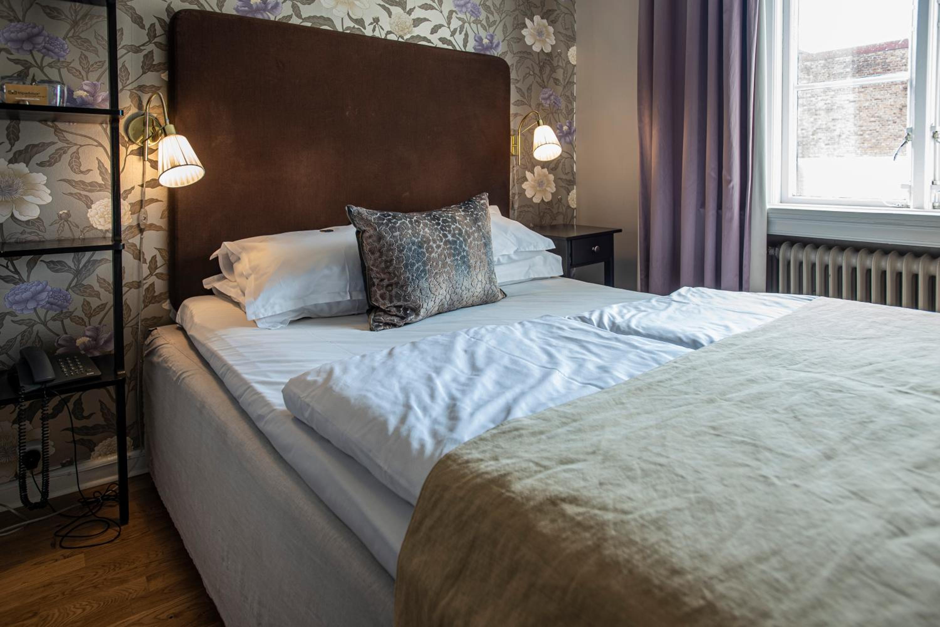 Small Double Room - Photo 13