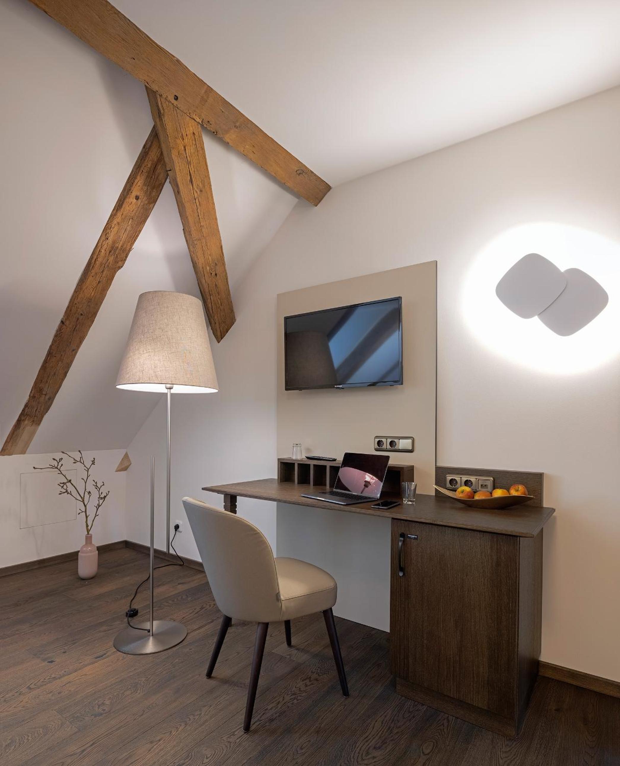 Double Room - Photo 6