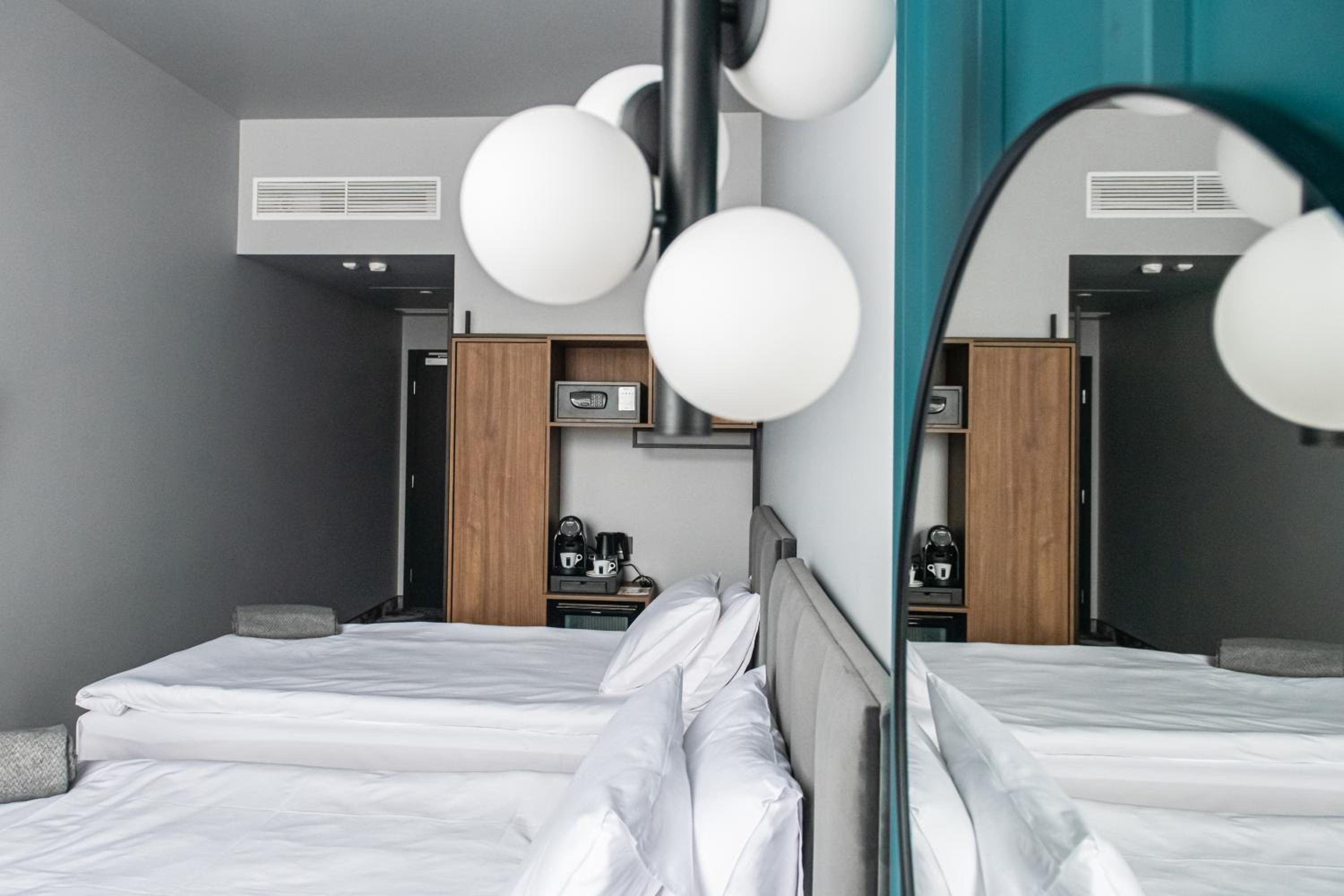 Deluxe Twin Room - Photo 3