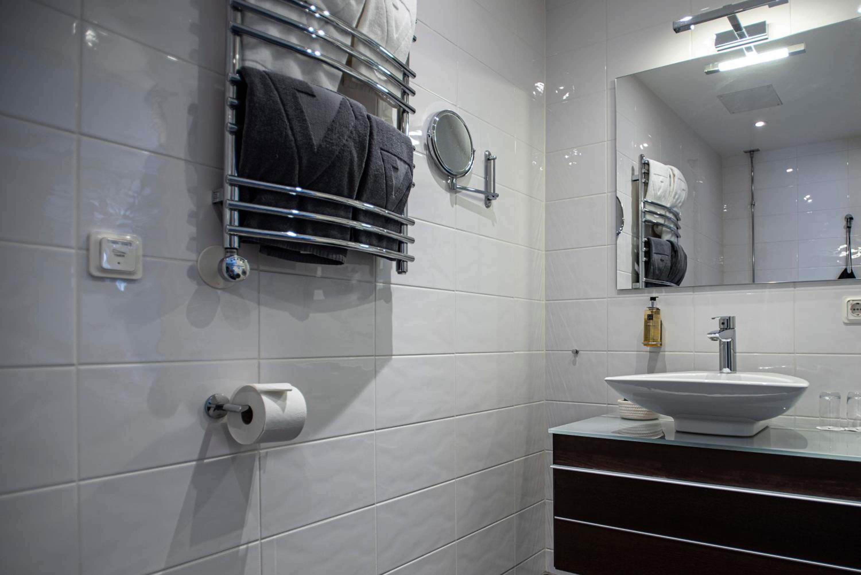 Twin Room - Photo 22
