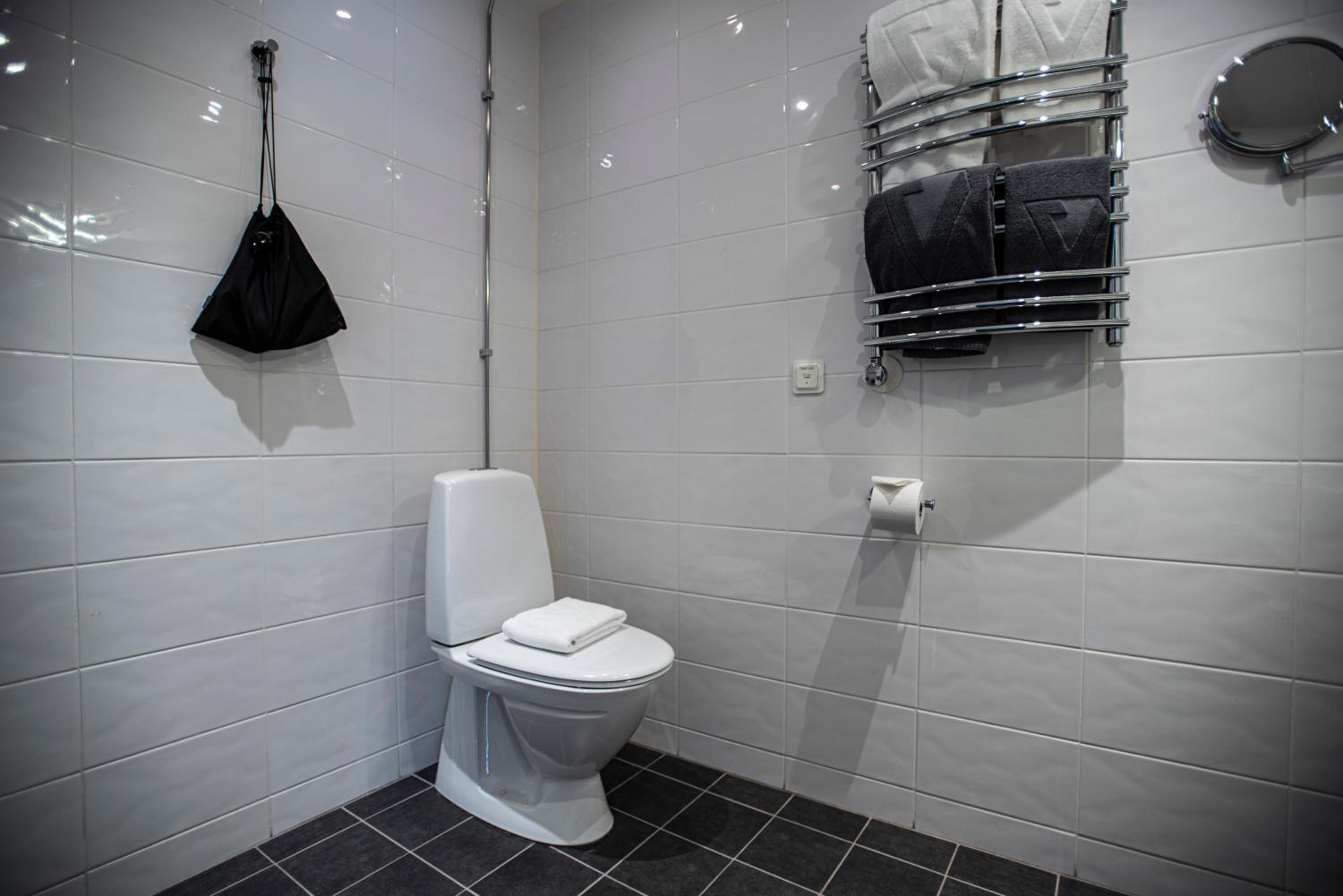 Twin Room - Photo 21