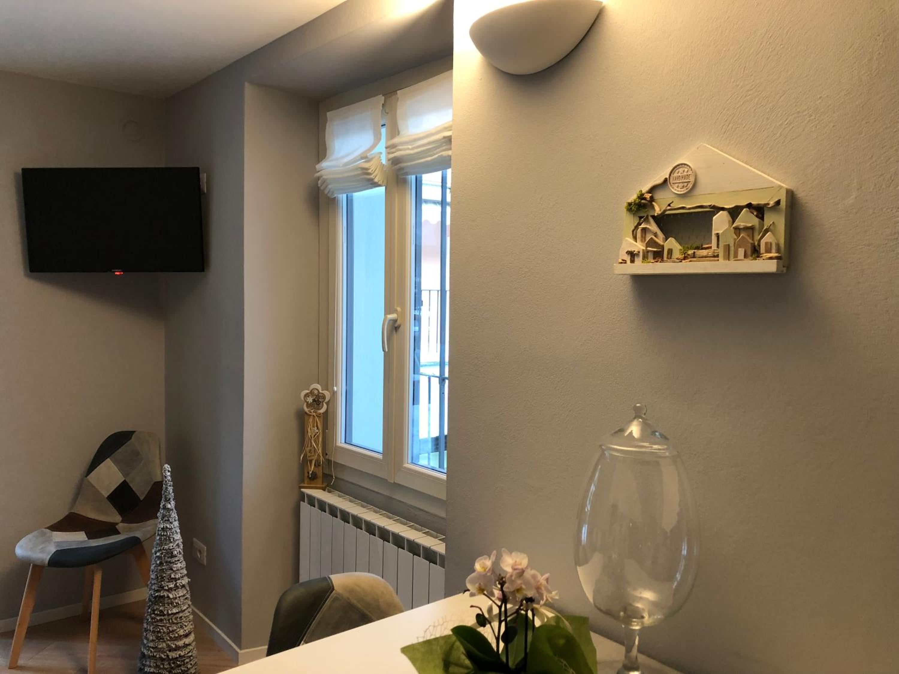 One-Bedroom Apartment photo 2