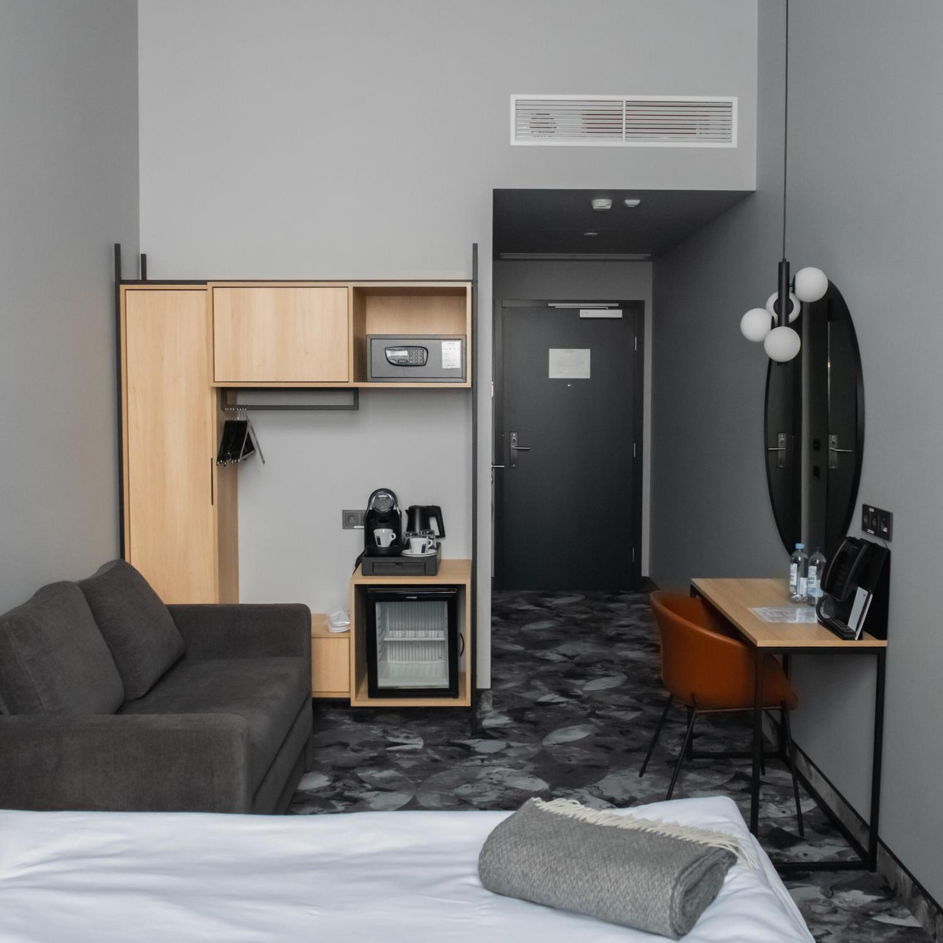 Business Double Room - Photo 2