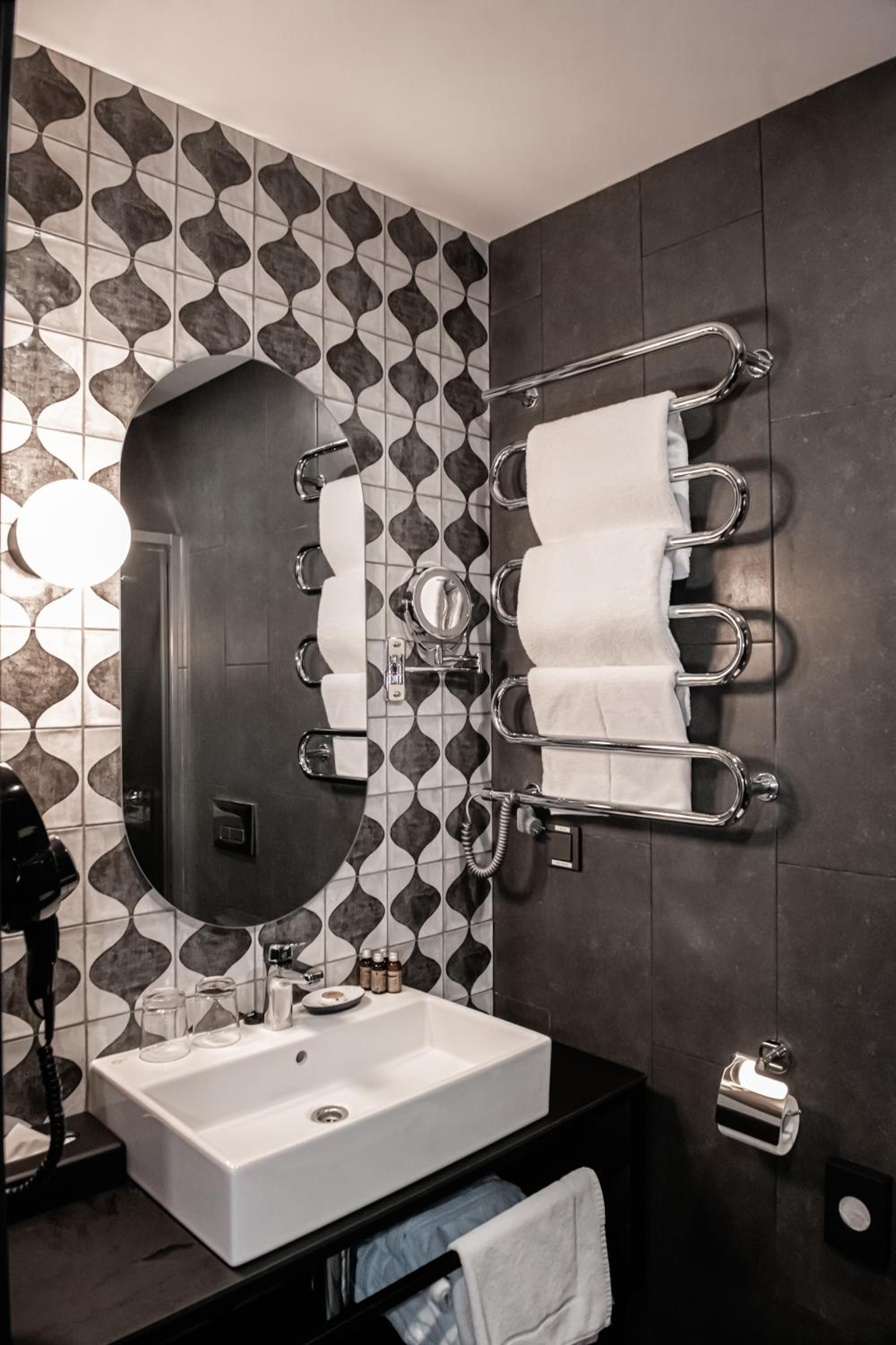 Business Double Room - Photo 8