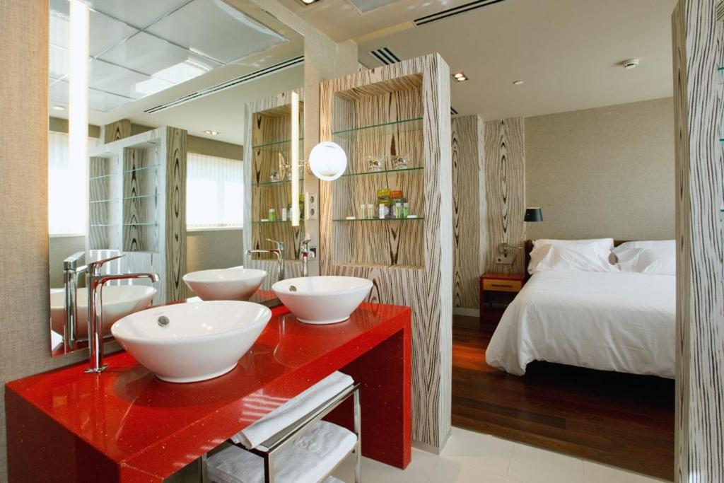 Suite with Terrace - Photo 2