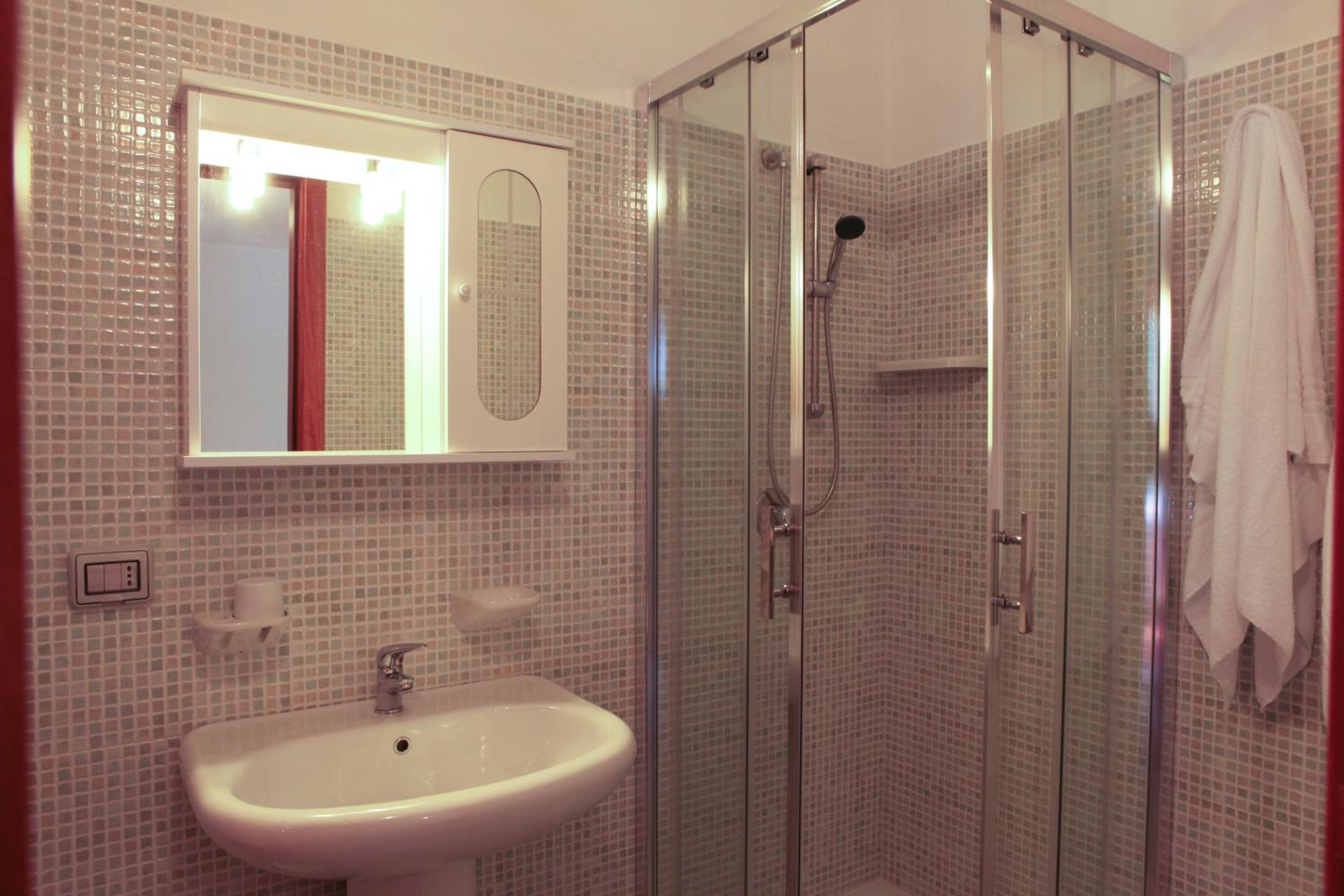 One-Bedroom Apartment (3 Adults) photo 2