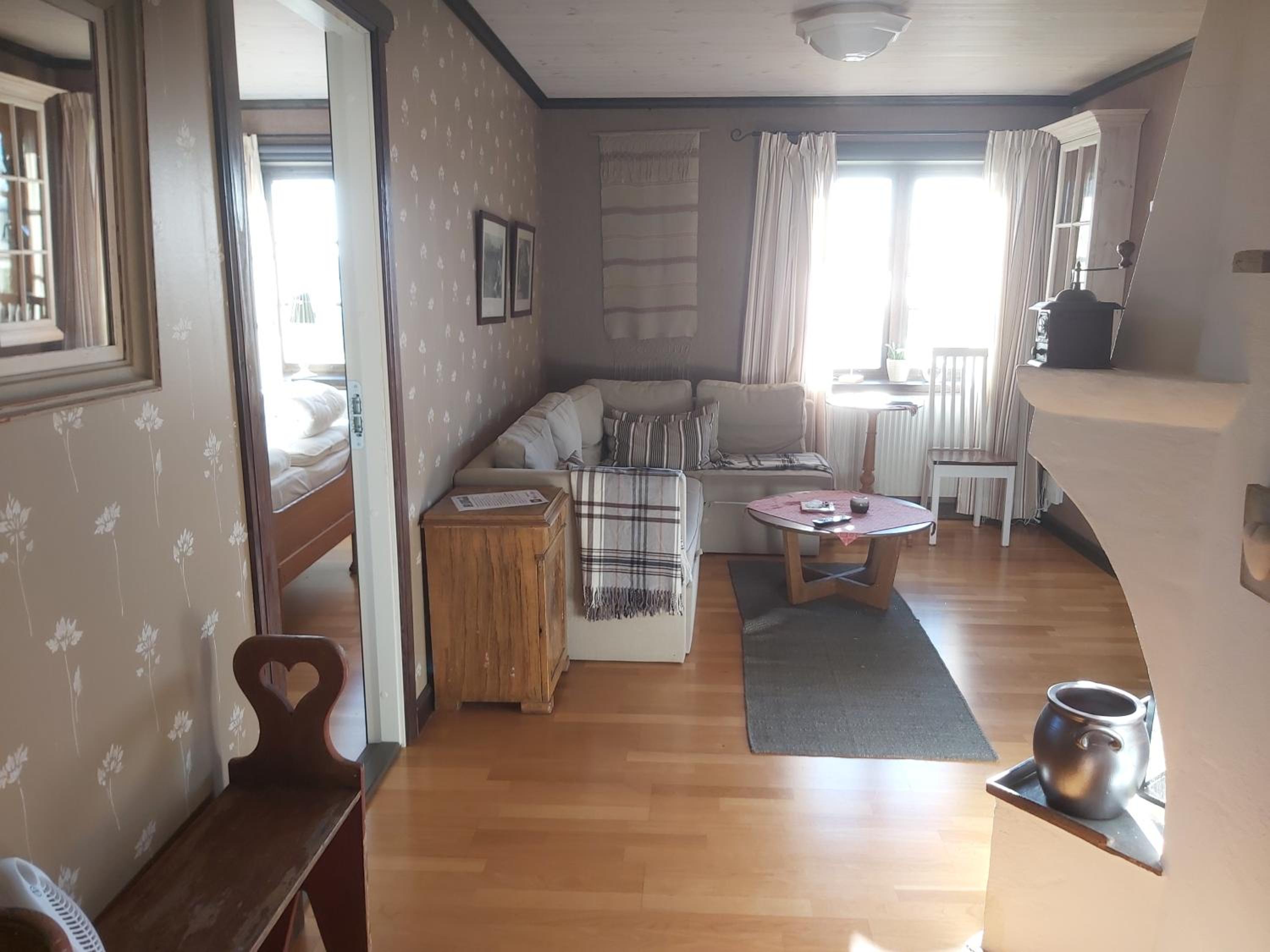 Three-Bedroom House photo 3