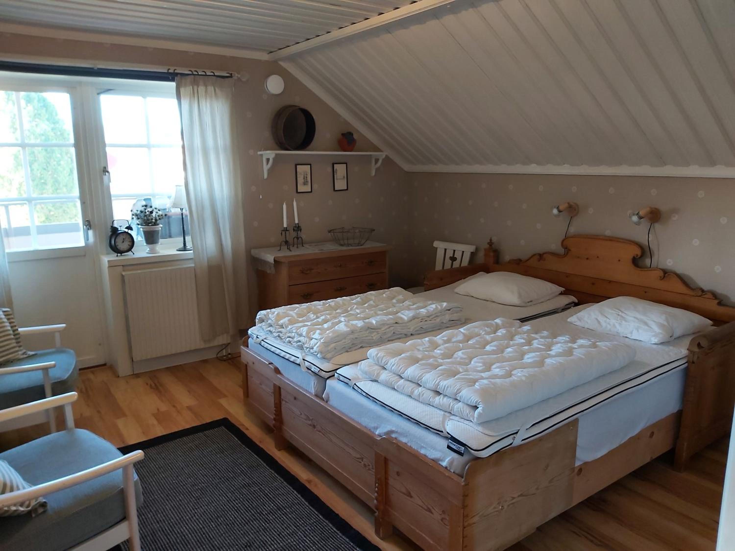 Three-Bedroom House photo 2
