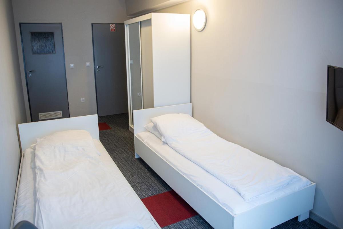 Twin Room with Private Bathroom photo 1