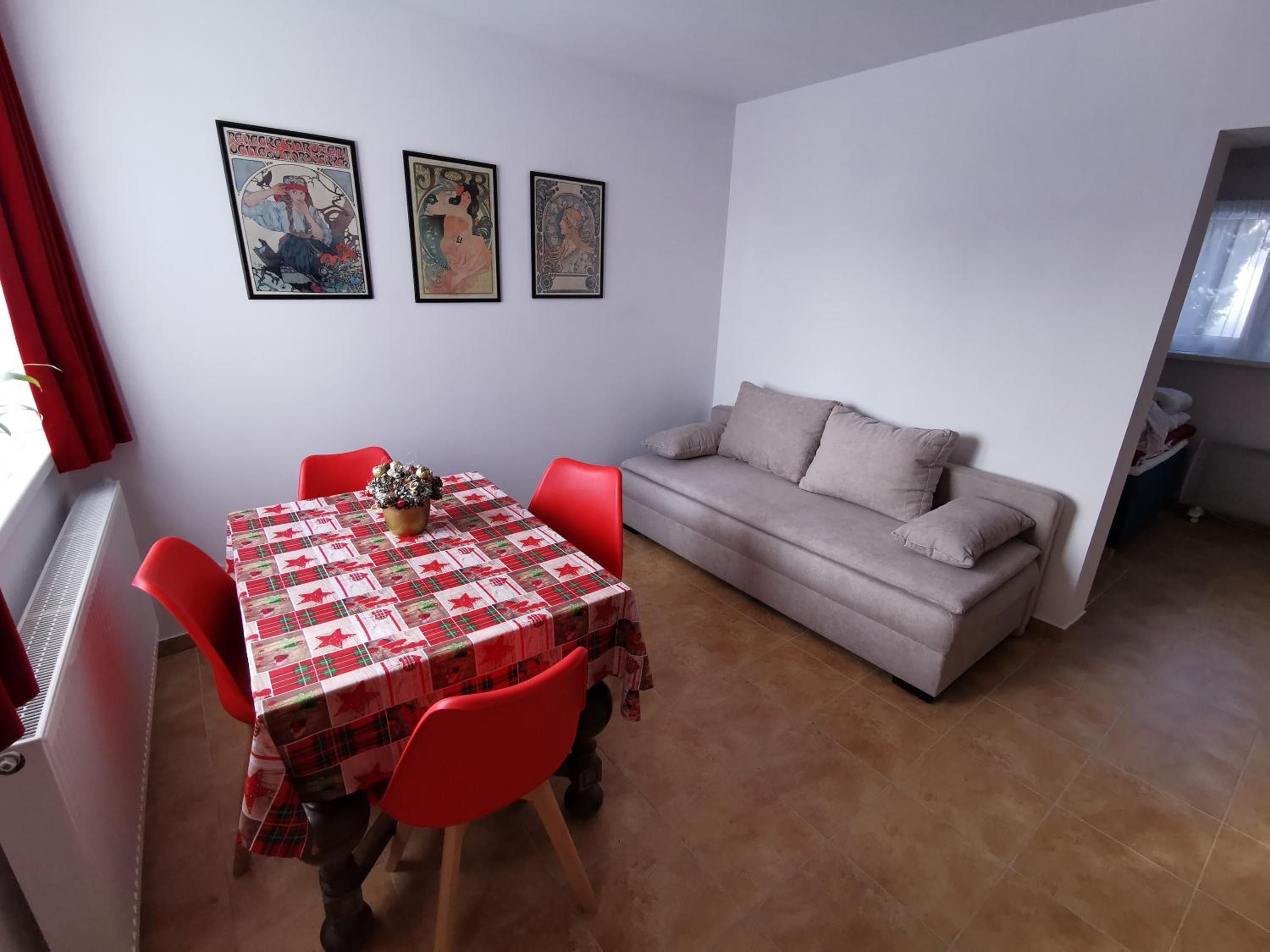 One-Bedroom Apartment - Photo 6