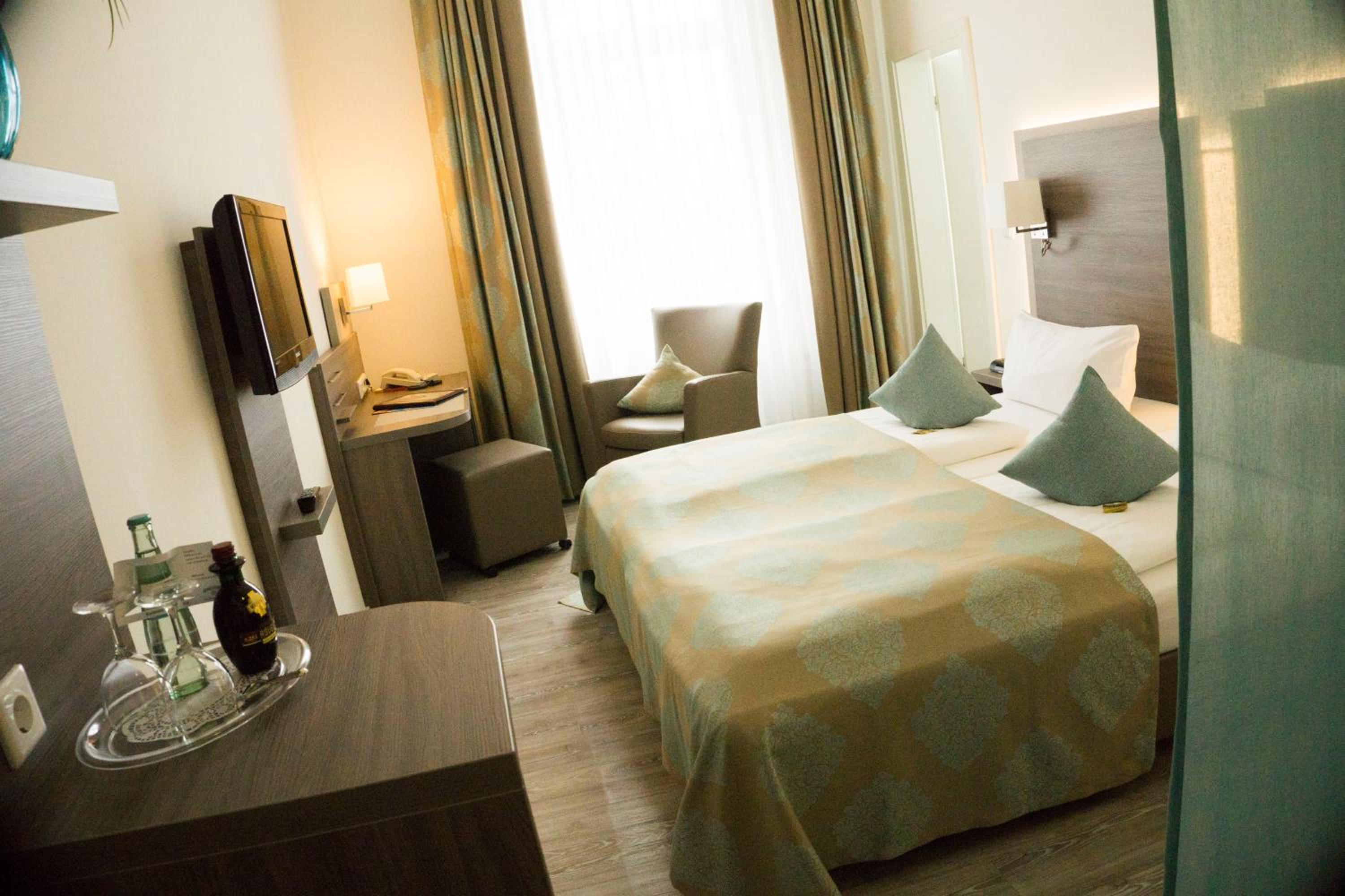Double Room - Photo 3