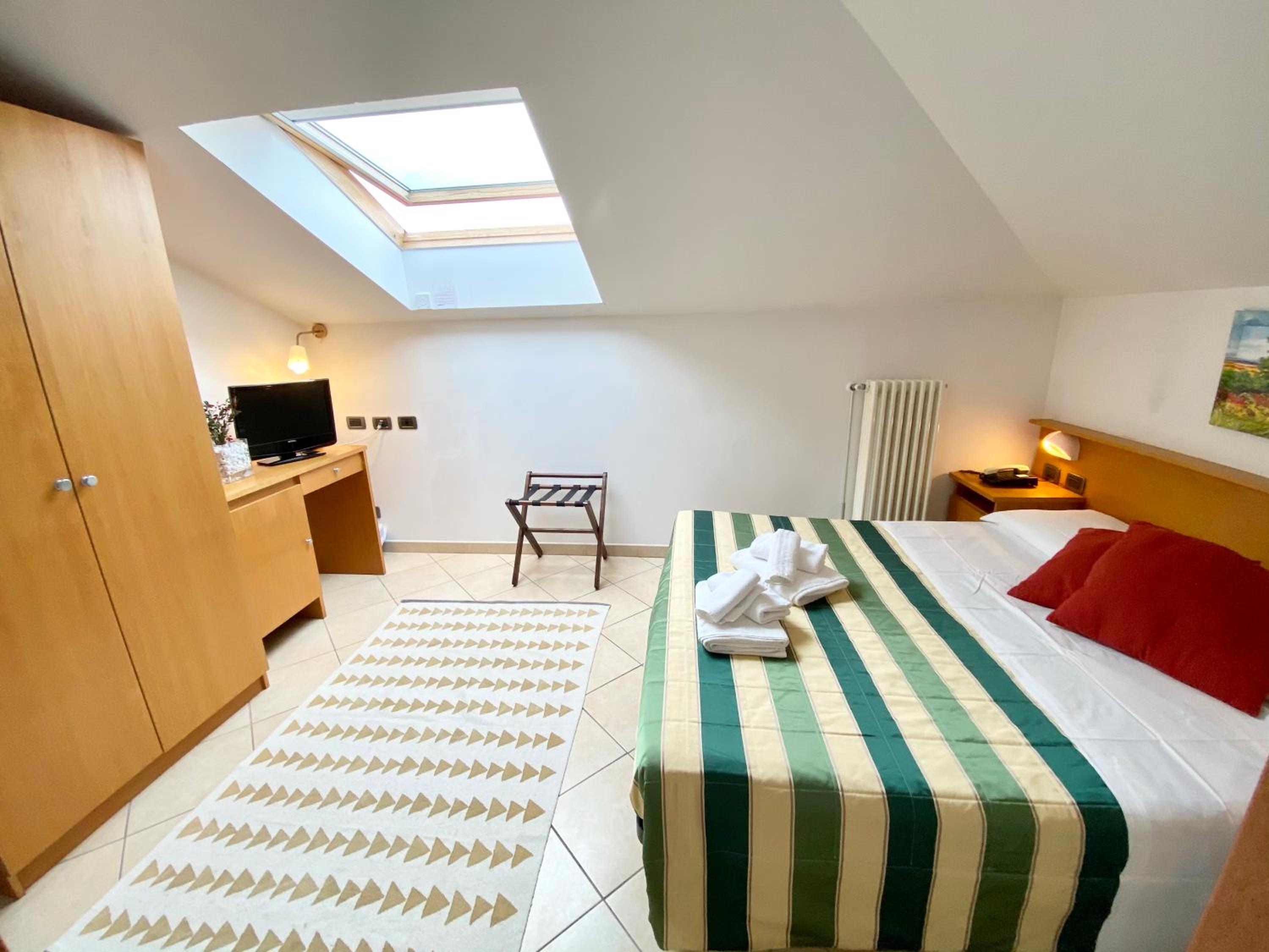 Double or Twin Room - Attic