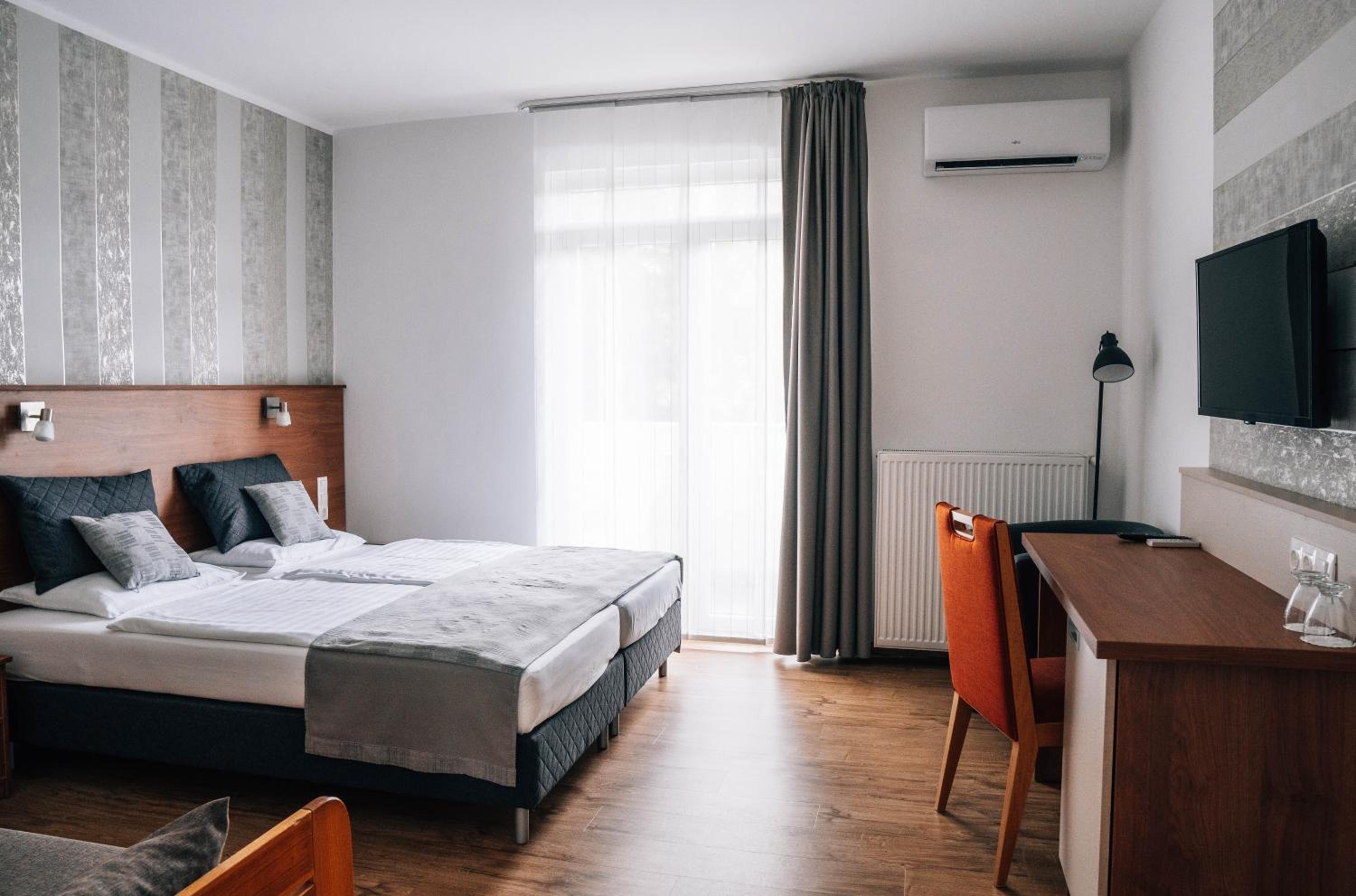 Standard Twin Room photo 3