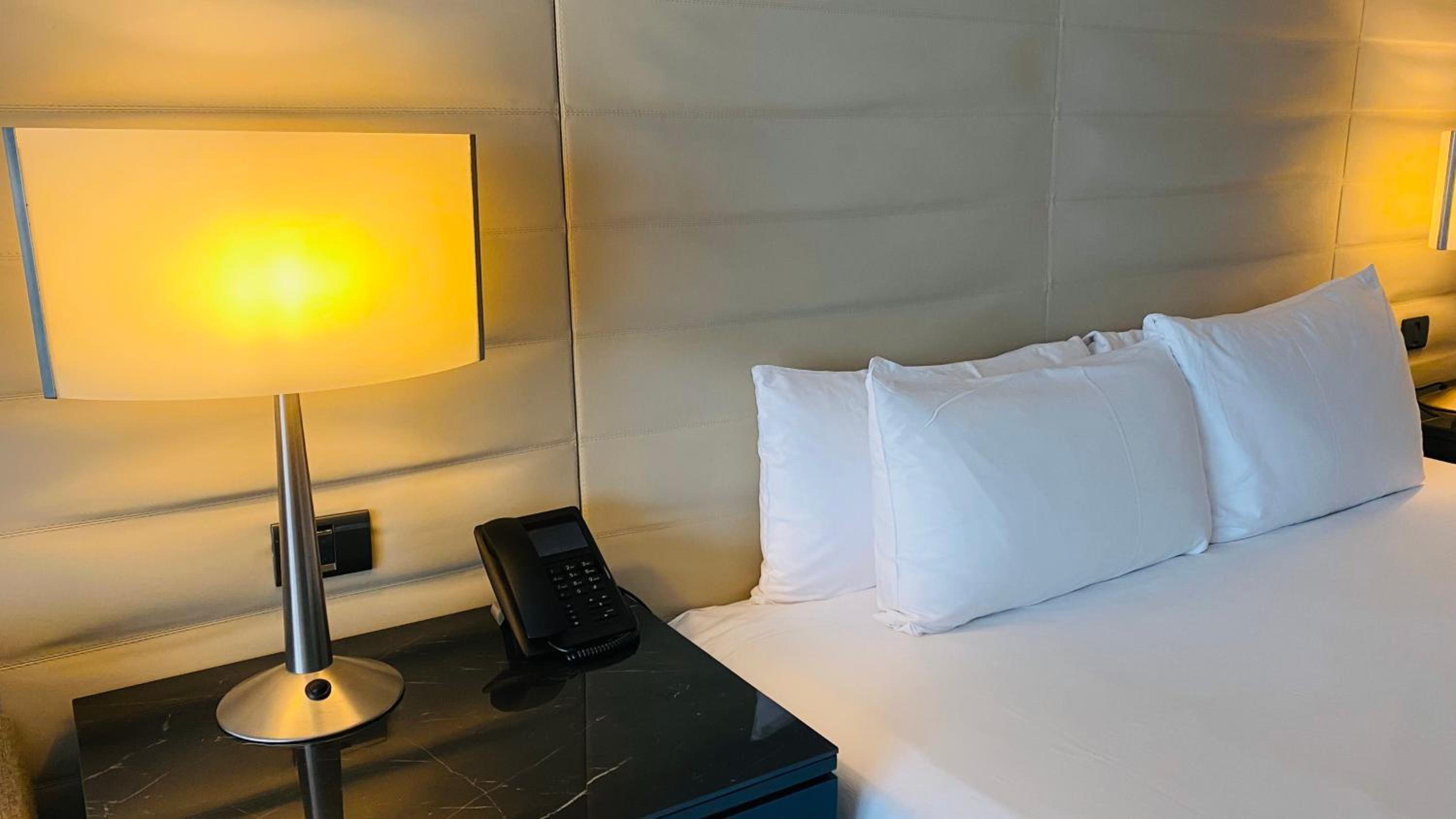 Classic King Room with City View