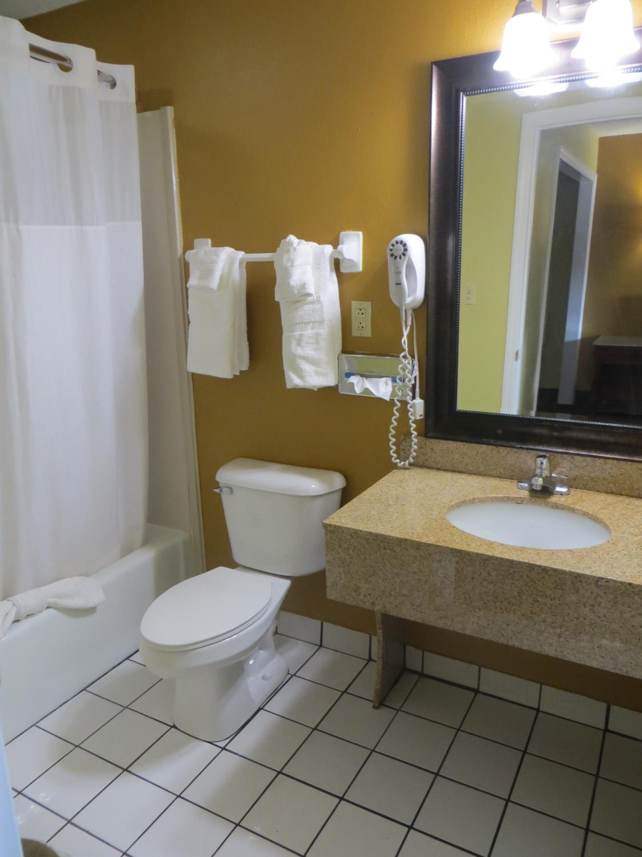 Deluxe Double Room with Two Double Beds - Non-Smoking - Photo 4