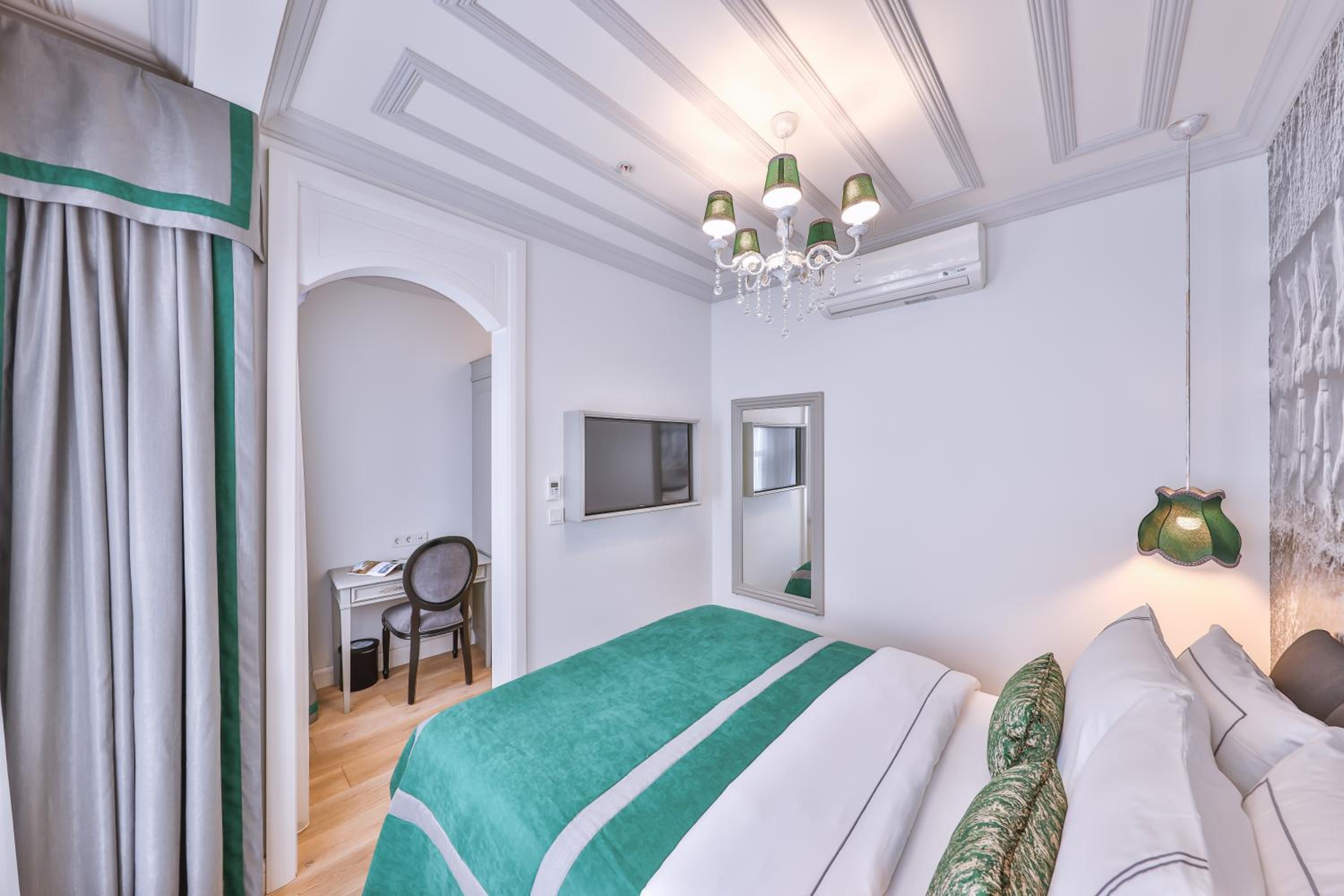 Standard Double or Twin Room photo 2