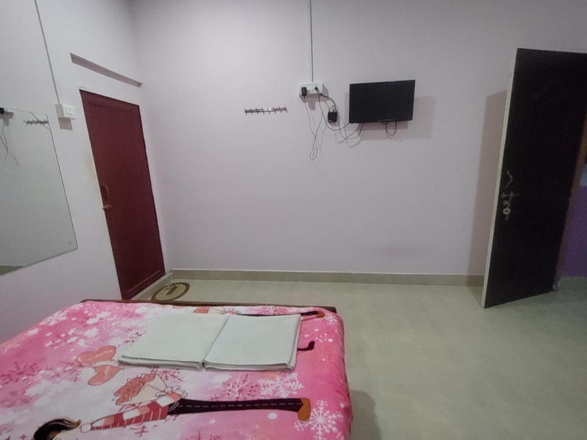 Standard Double Room with Fan photo 2