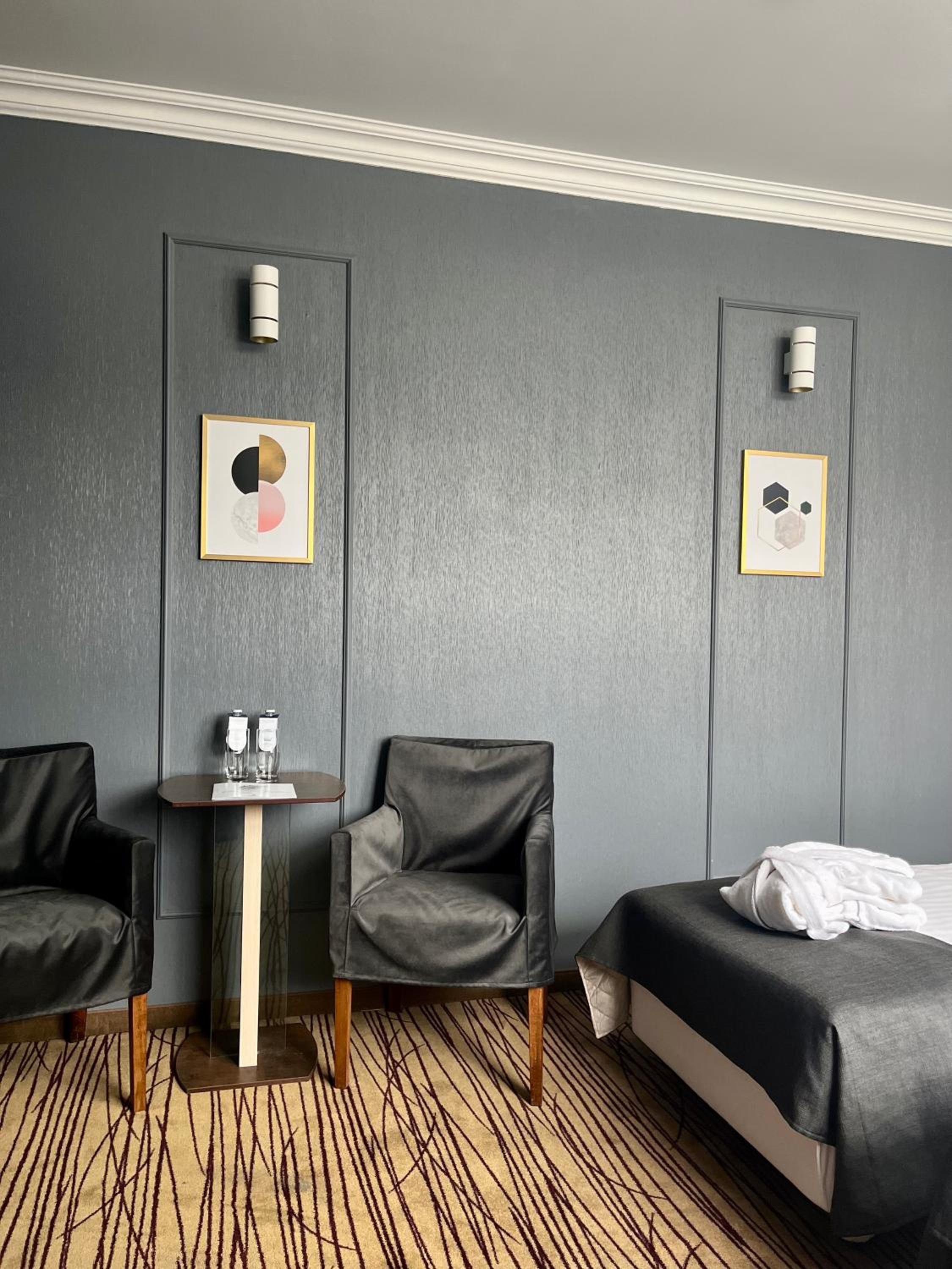 Standard Twin Room - Photo 5