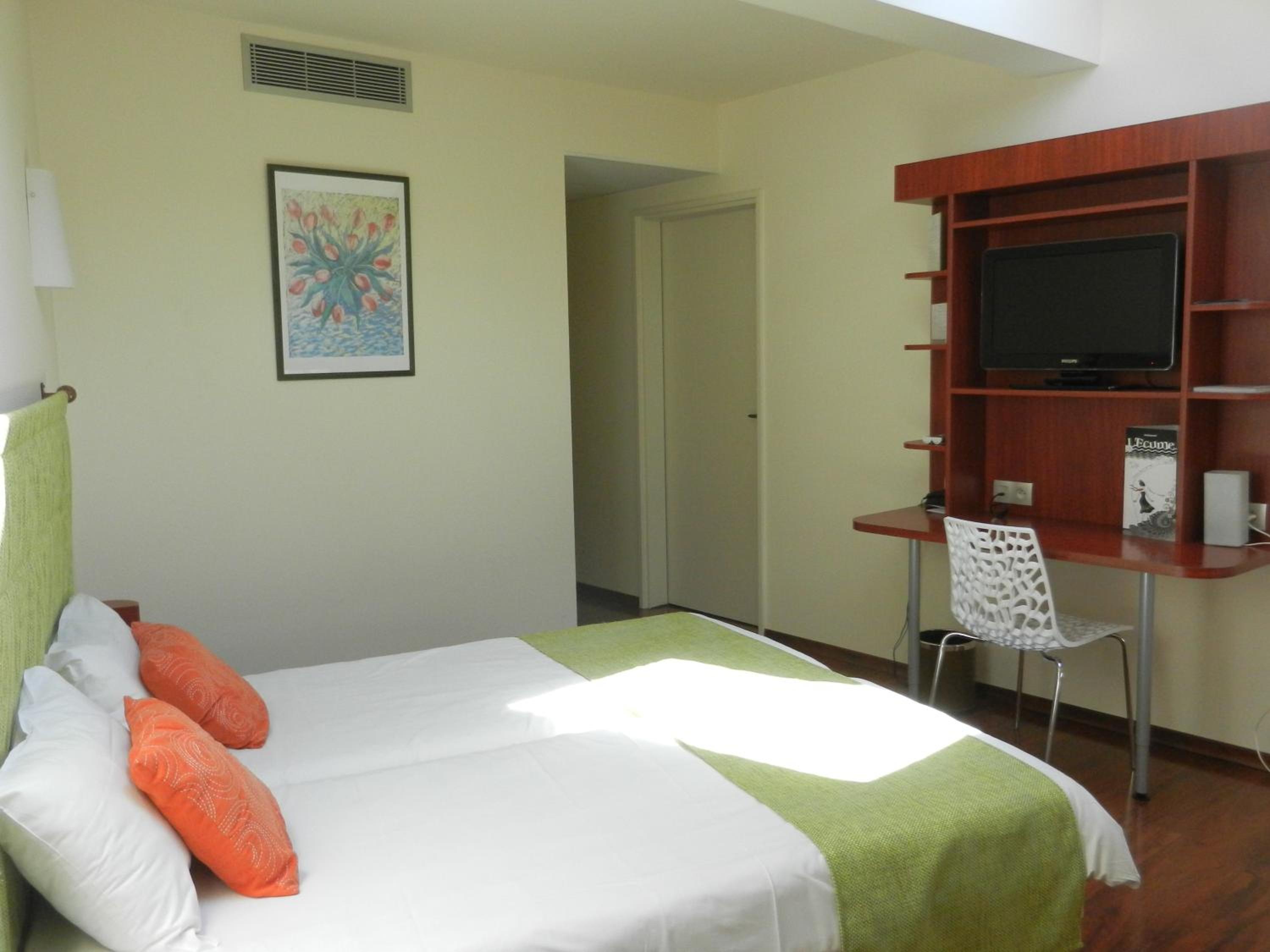Comfort Twin Room - Photo 13