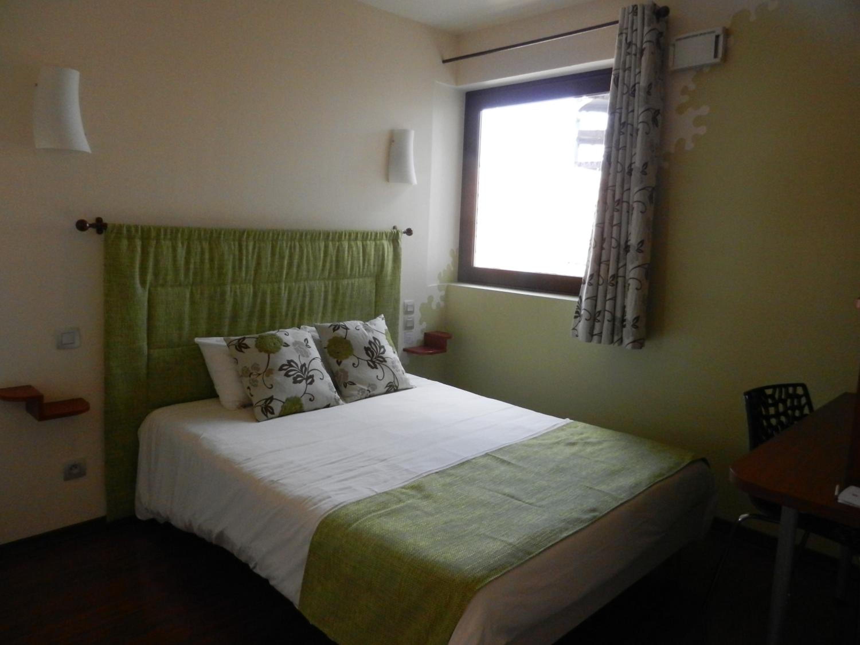Standard Double Room - Photo 6