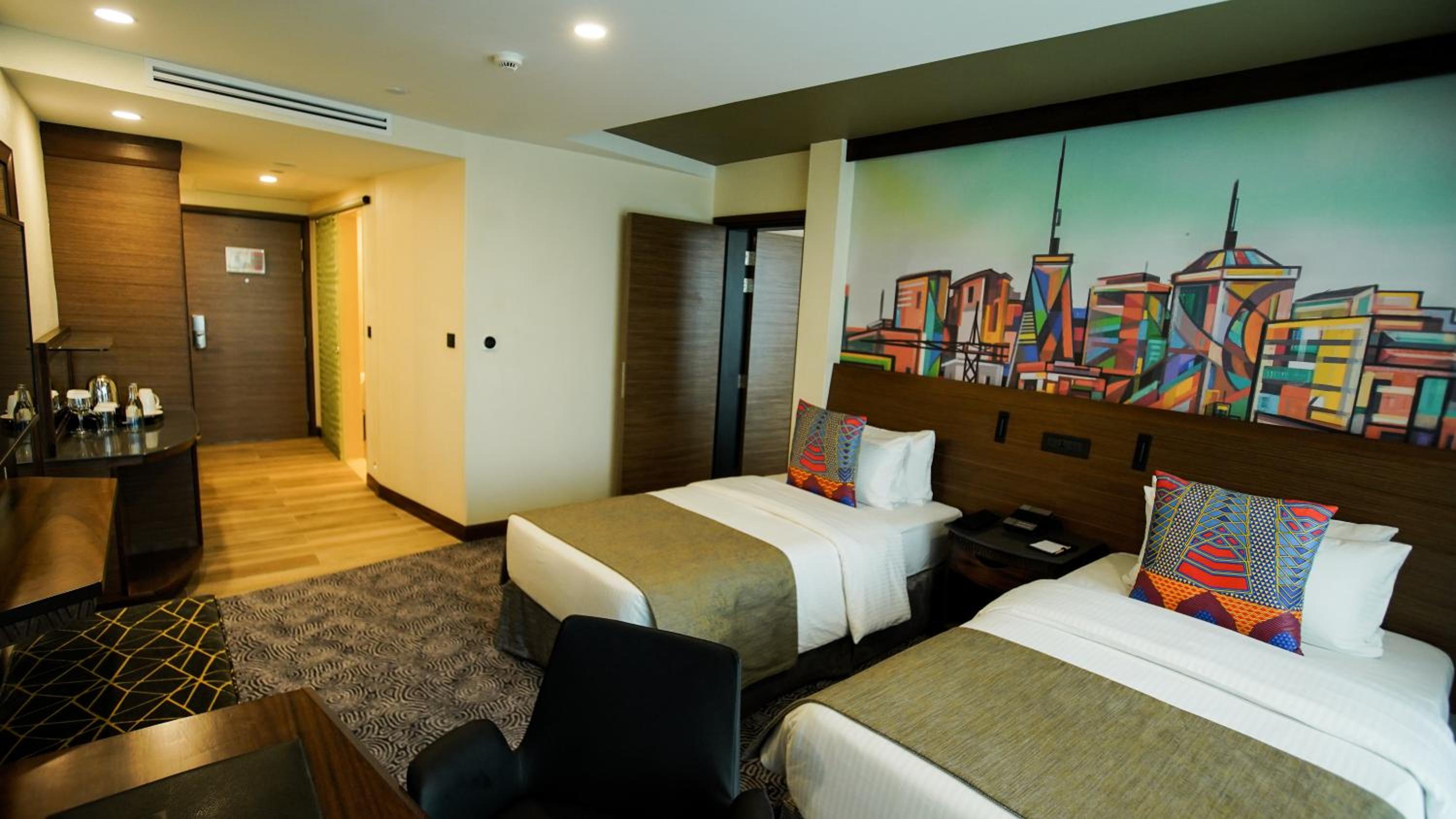 Panafric Deluxe Twin Room - Photo 3