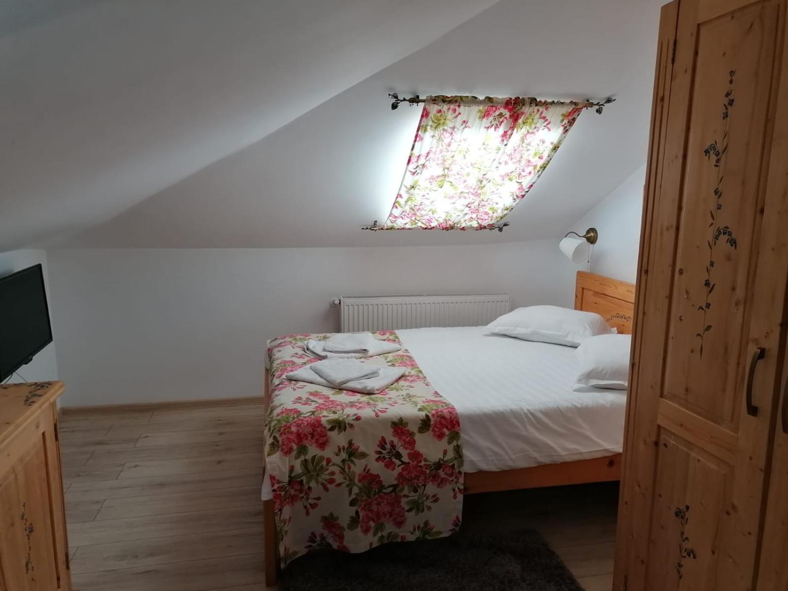 Suite - Attic photo 2