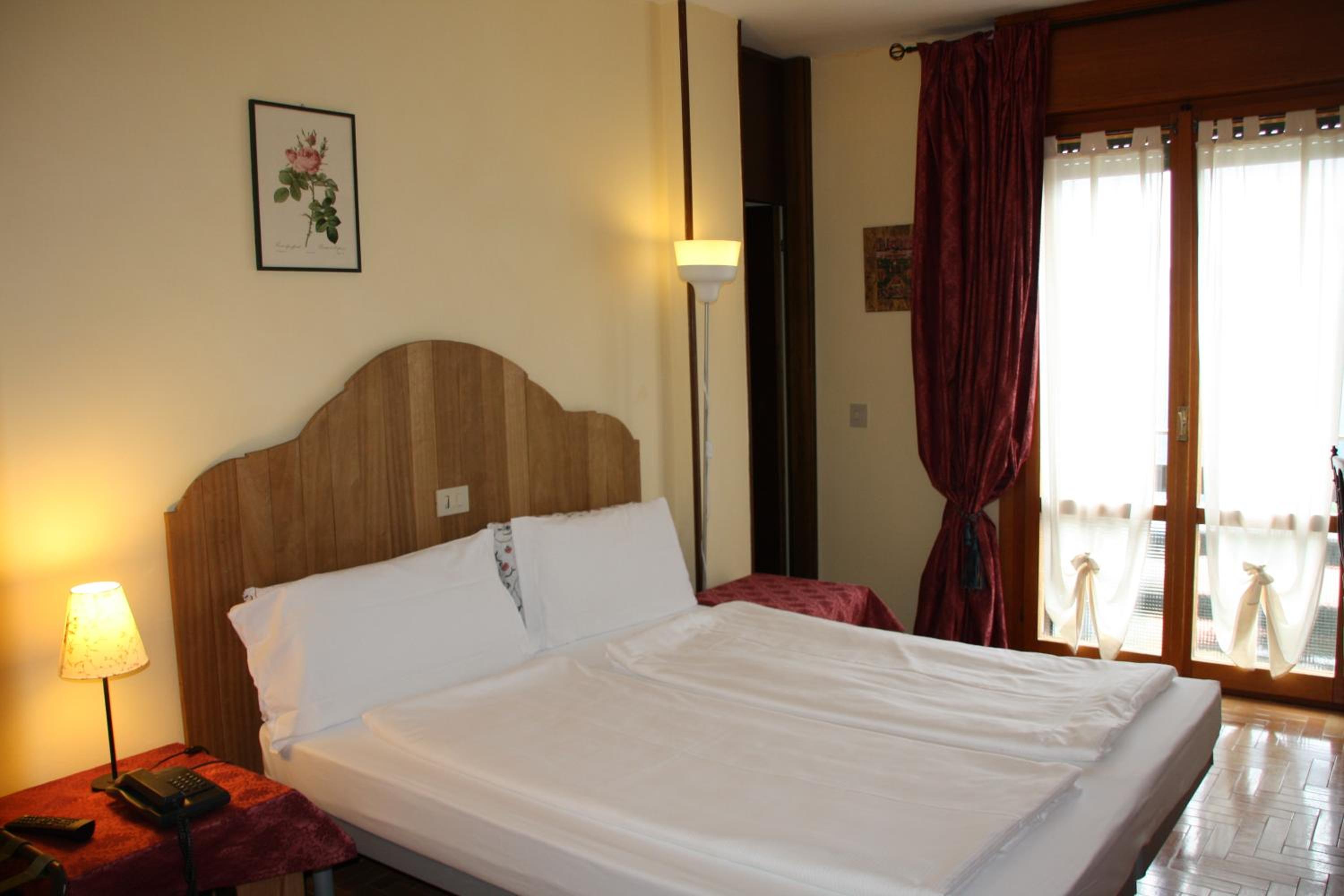 Economy Double Room photo 3