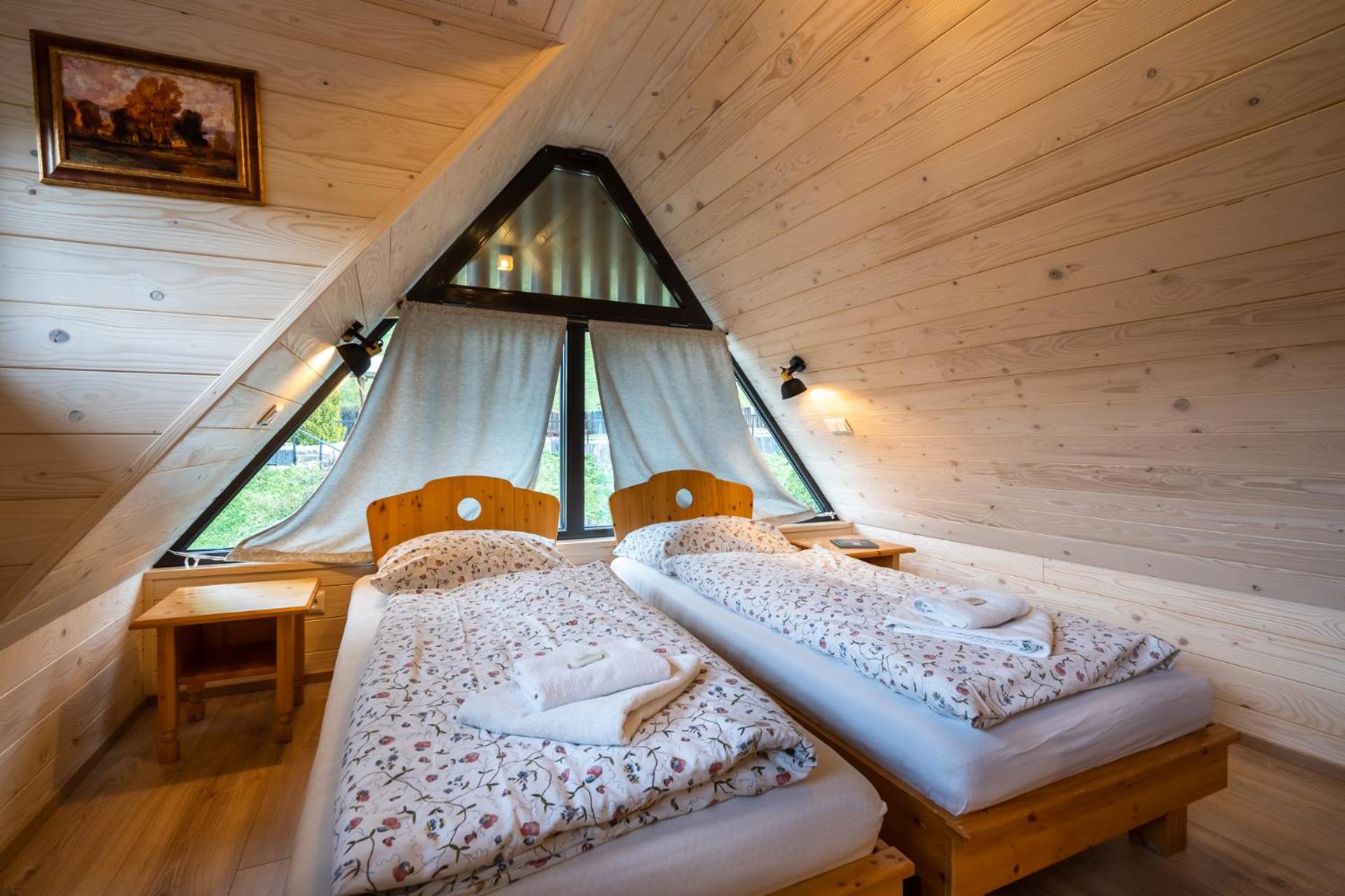 Standard Twin Room - Photo 1