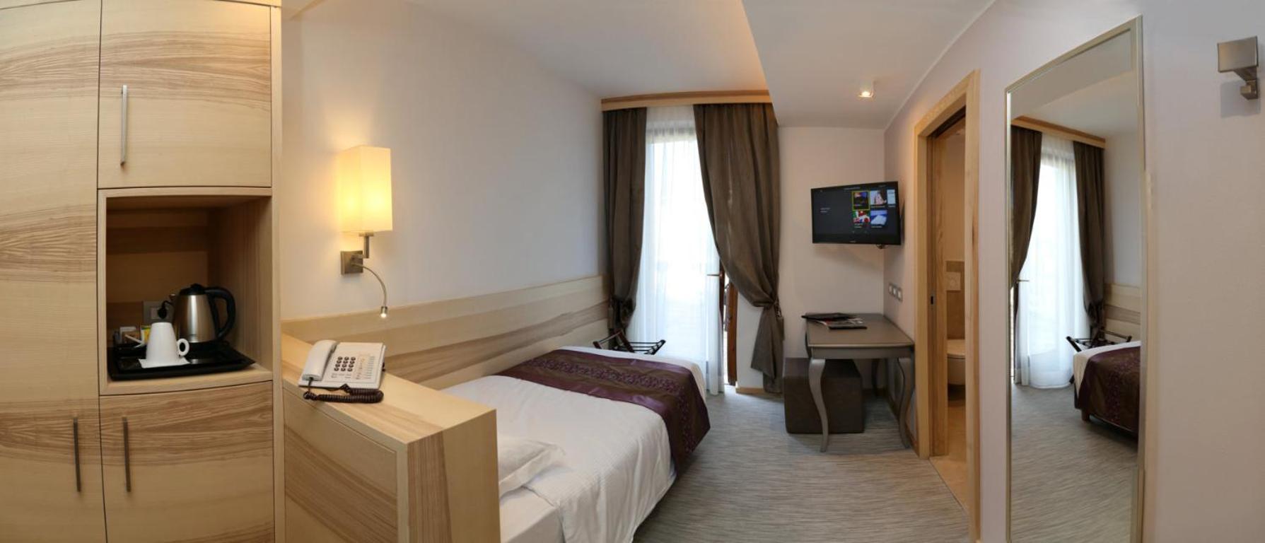 Single Room with Terrace photo 2