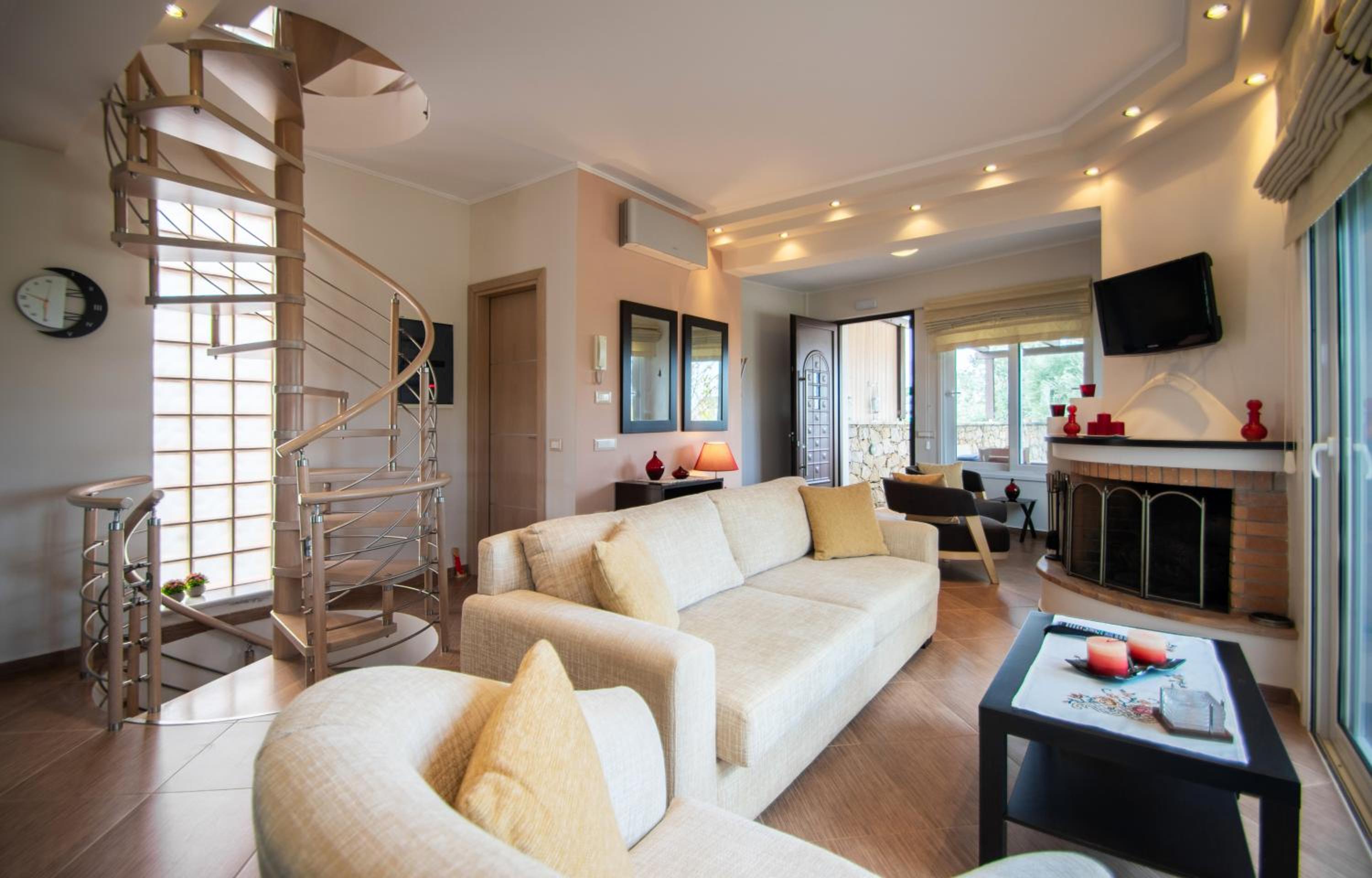 Villa photo 1