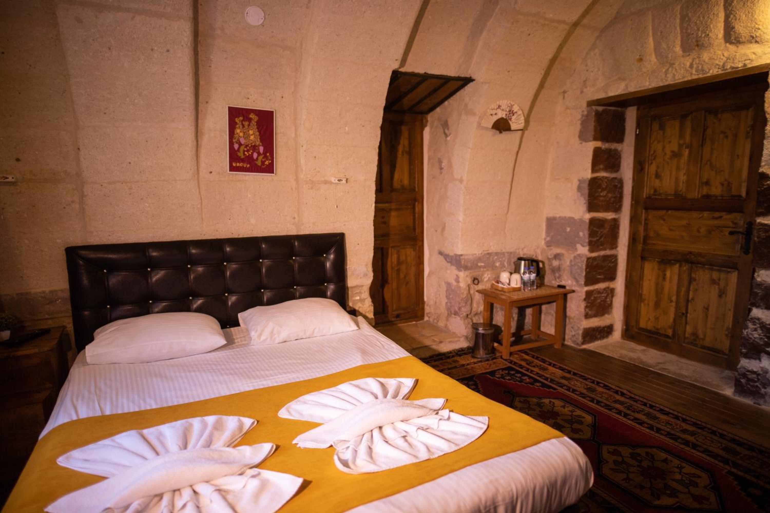 Deluxe Room - Photo 16