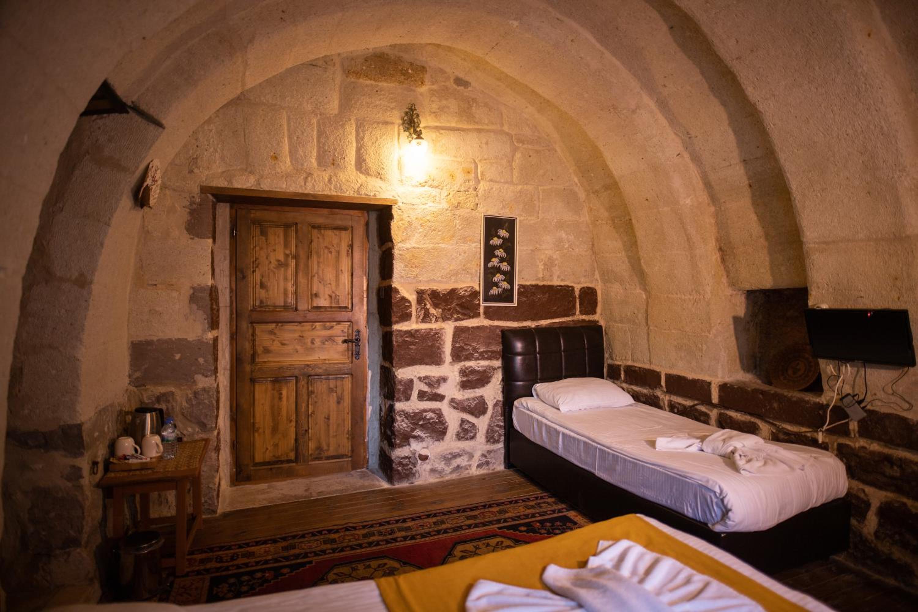 Deluxe Room - Photo 9