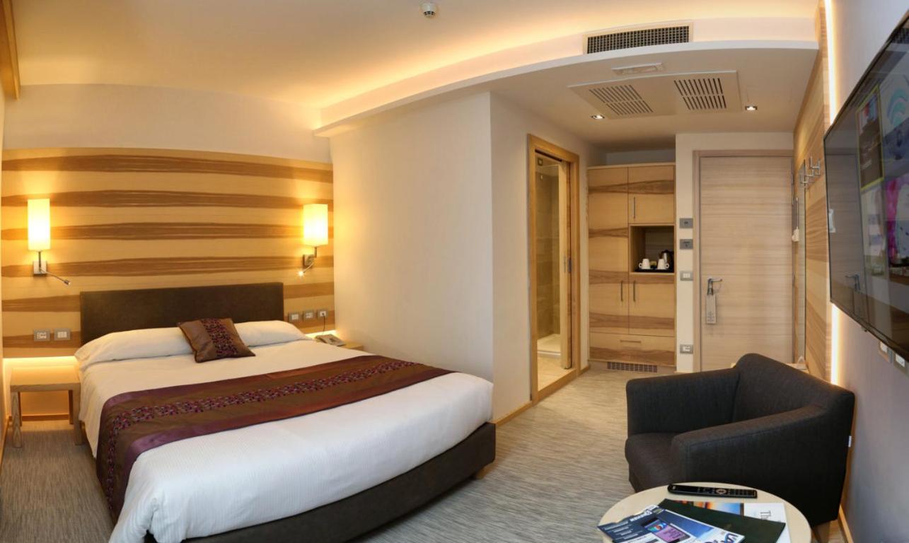 Double or Twin Room - Photo 2